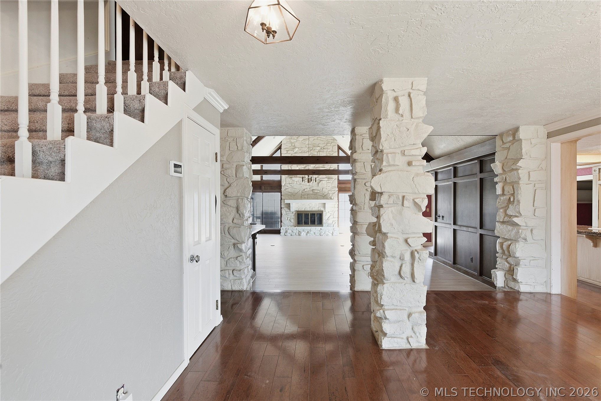 105 Mockingbird Lane Property Photo 11