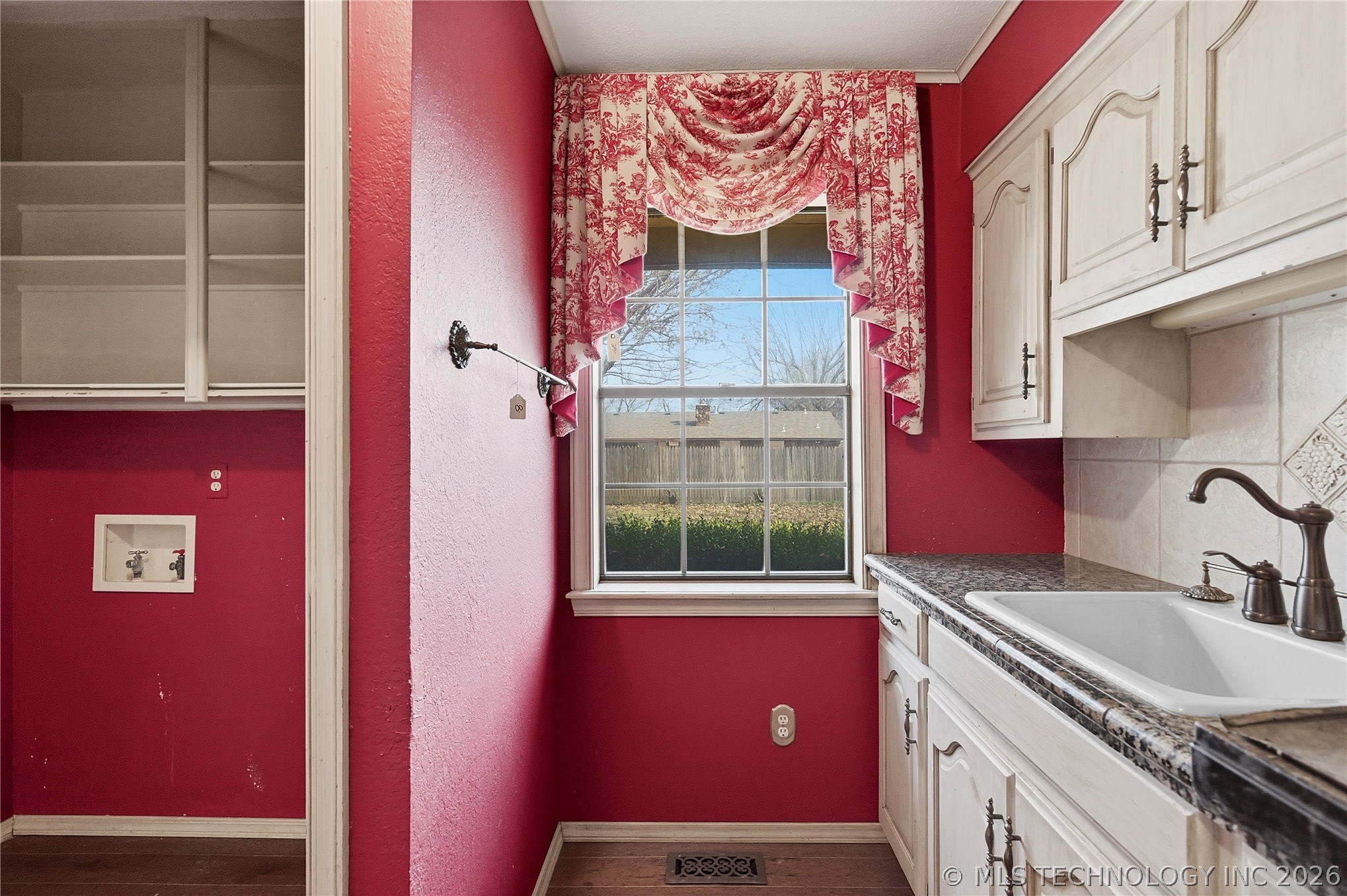 105 Mockingbird Lane Property Photo 27