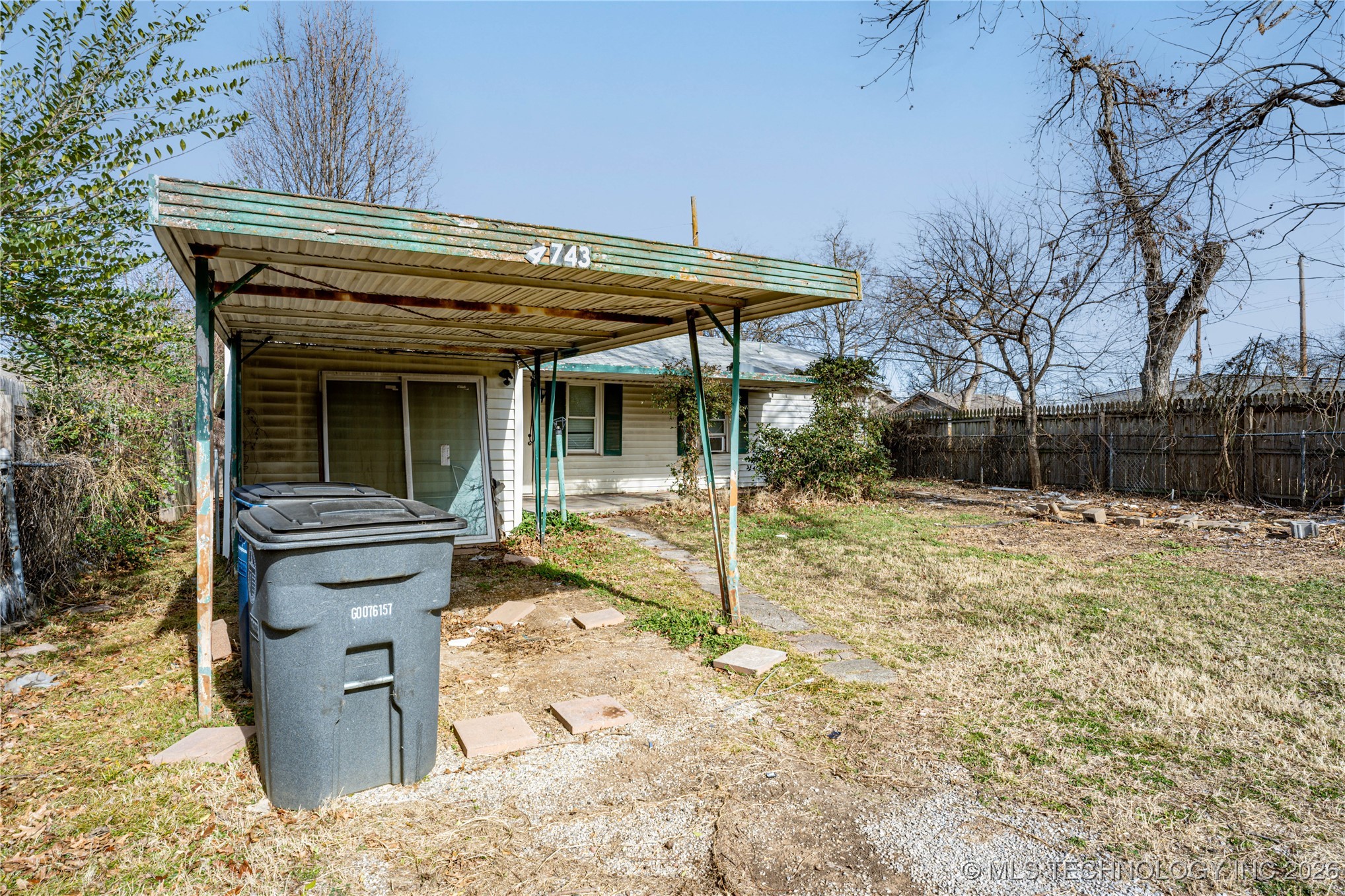 4743 E 6th Street Property Photo 2