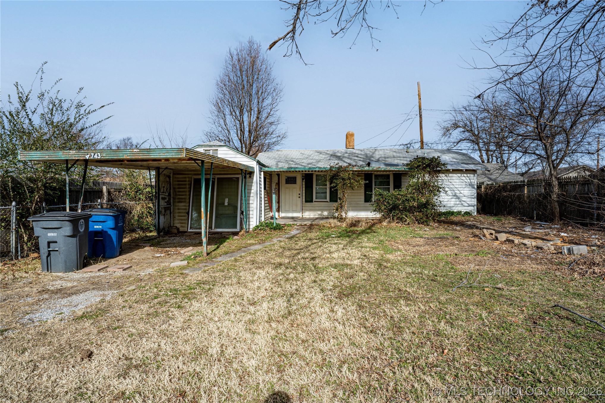 4743 E 6th Street Property Photo 3