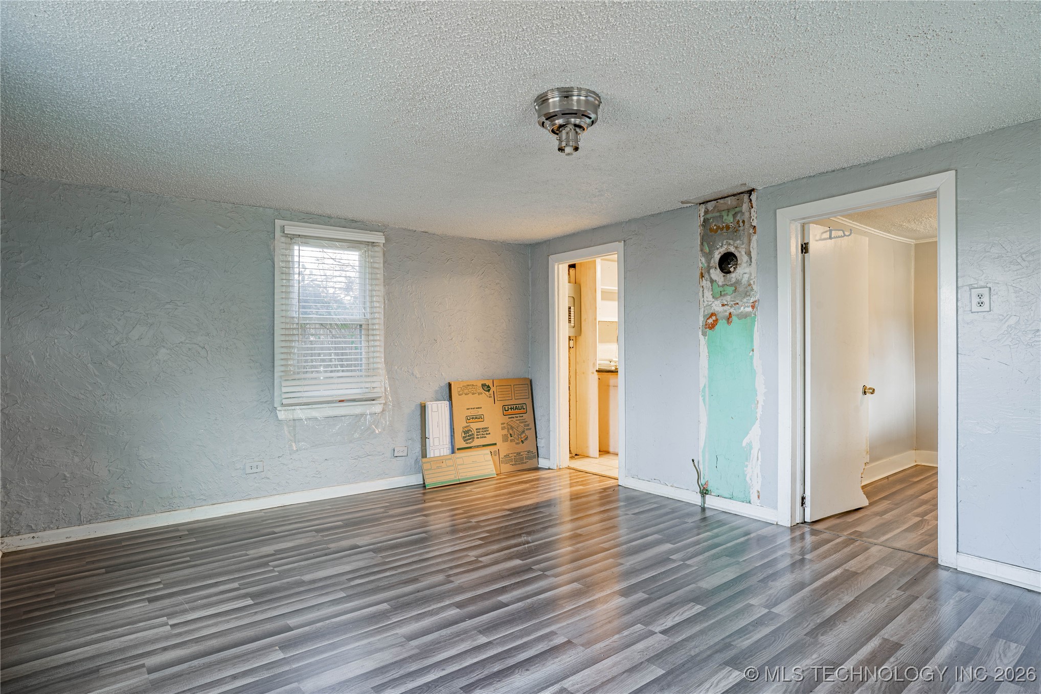 4743 E 6th Street Property Photo 5