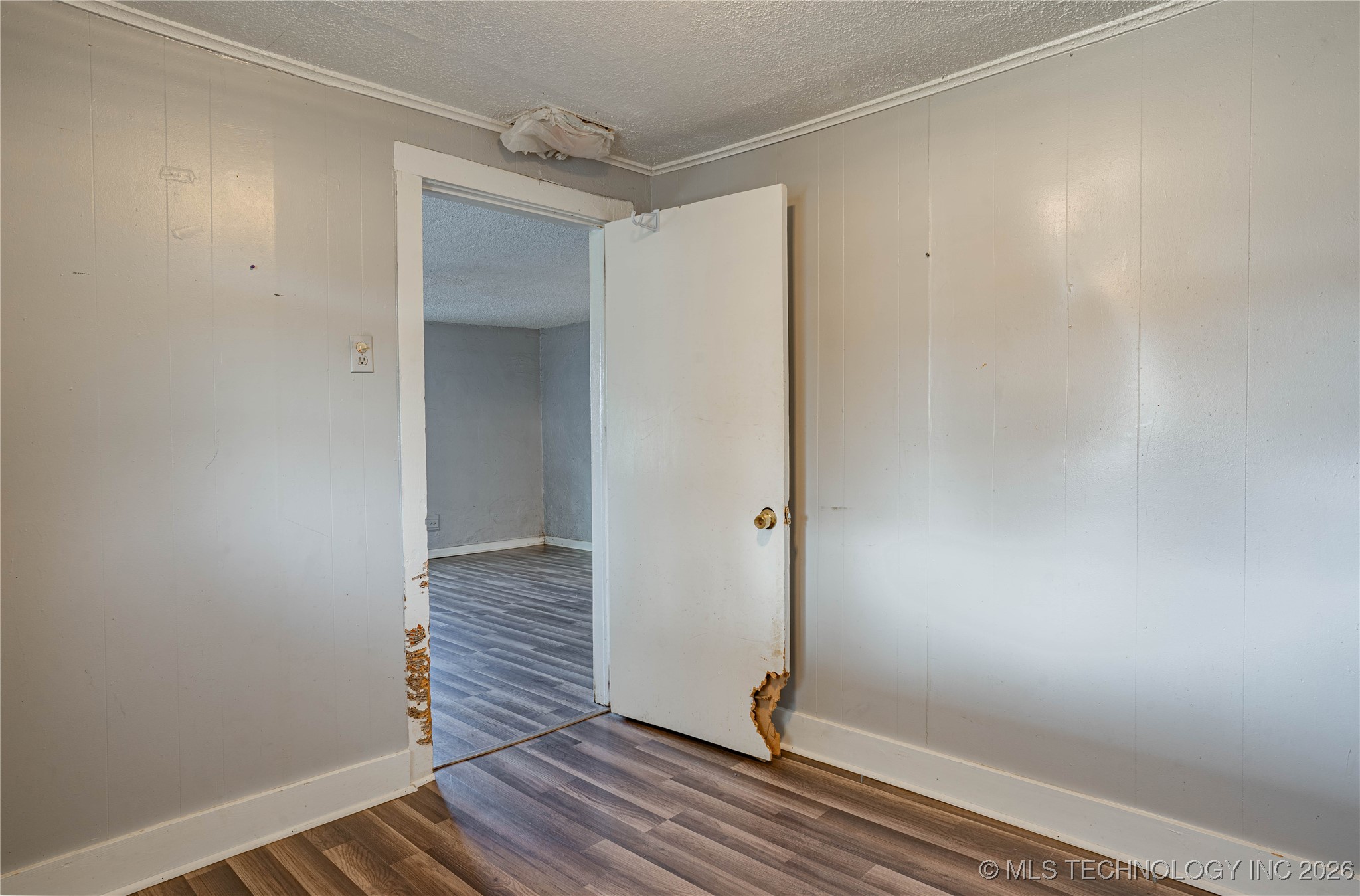 4743 E 6th Street Property Photo 11