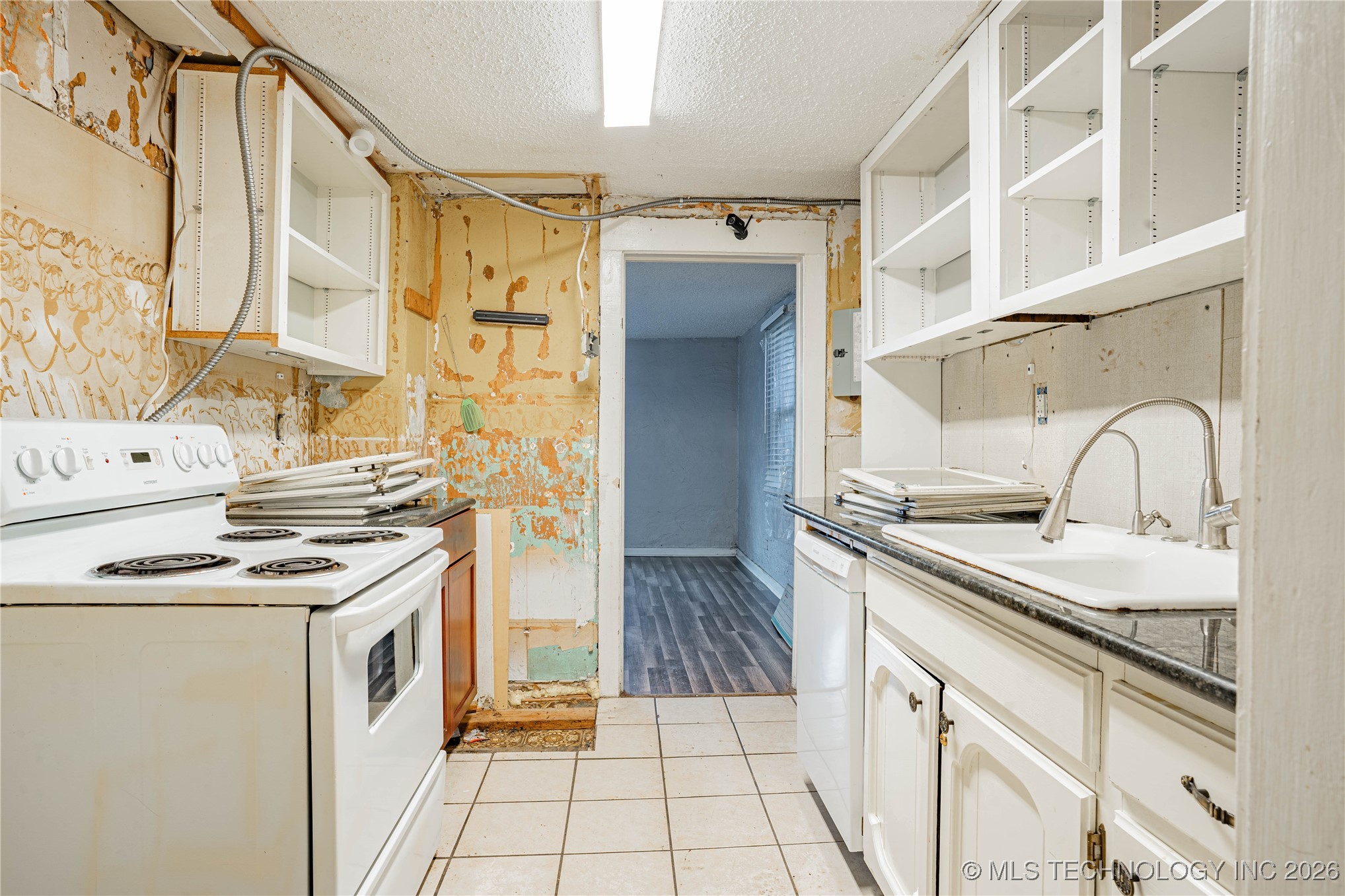 4743 E 6th Street Property Photo 13