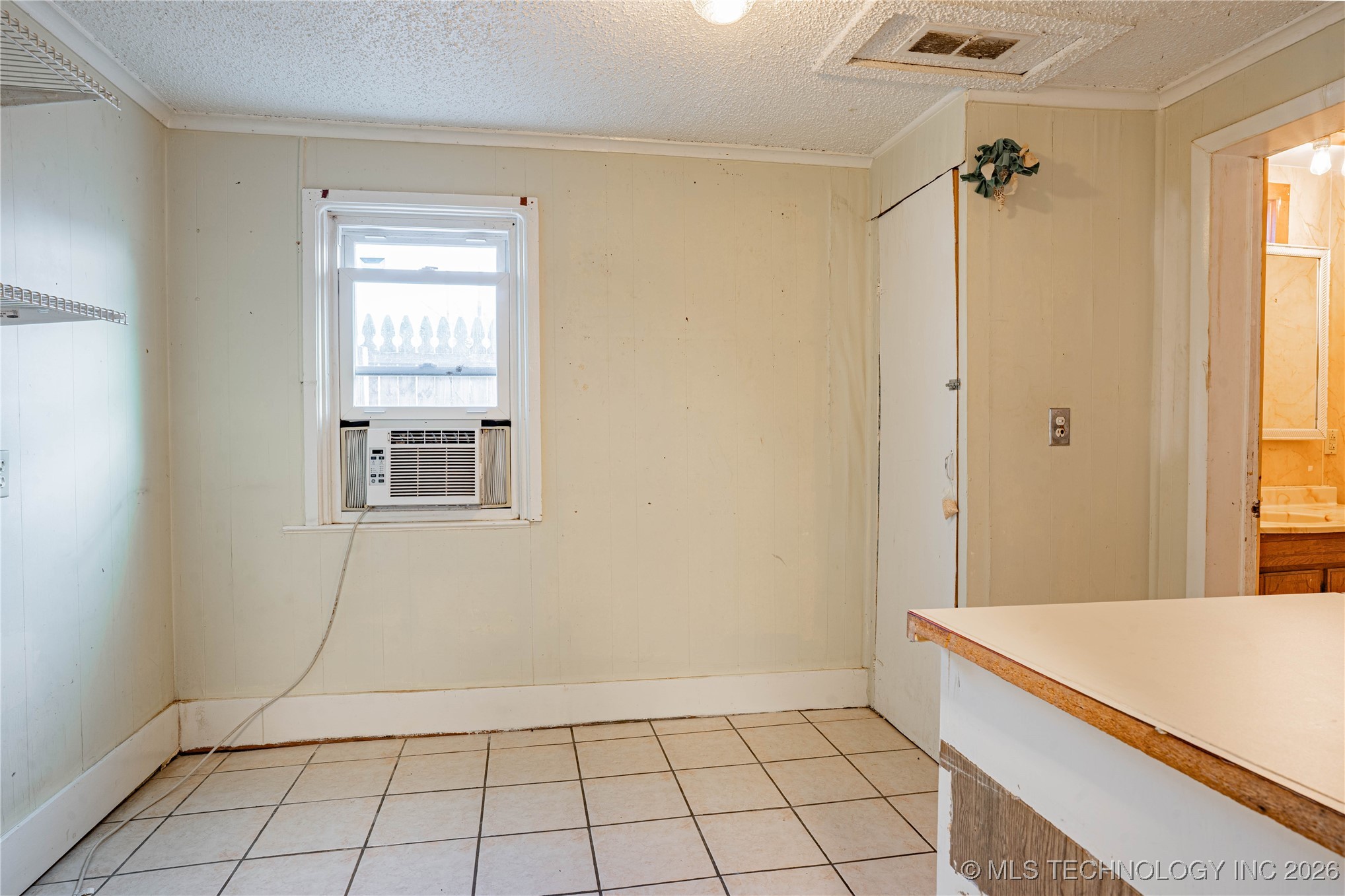 4743 E 6th Street Property Photo 15