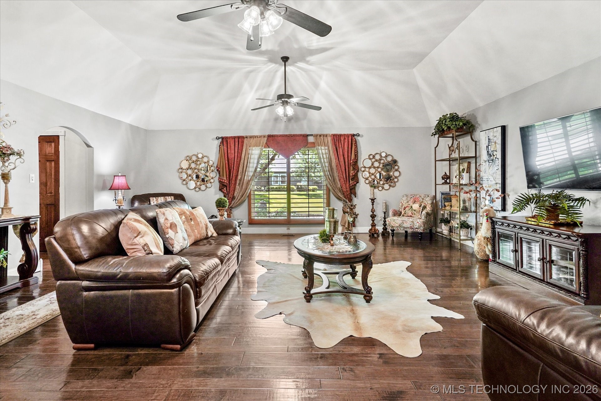 4335 E 87th Street Property Photo 6