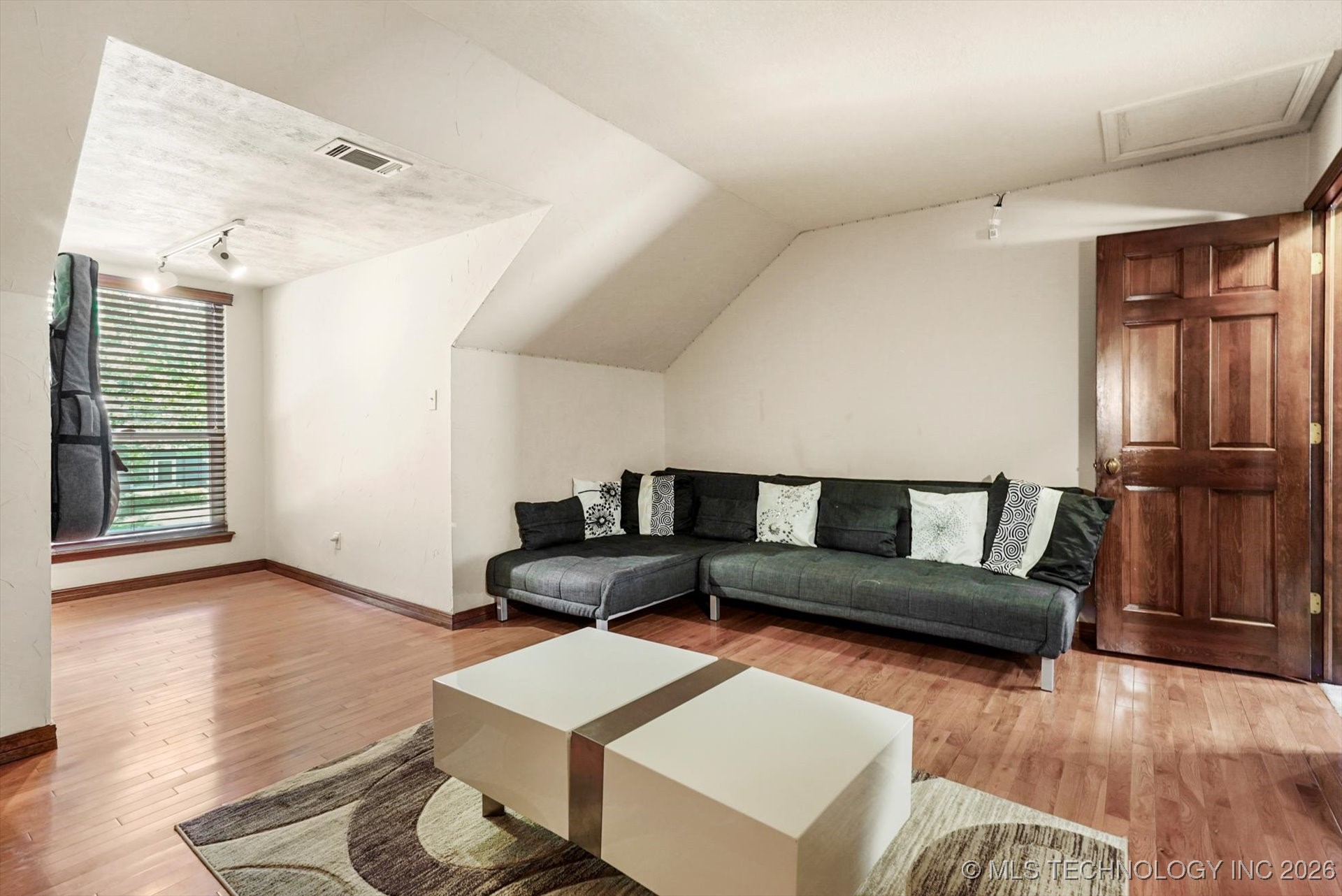 4335 E 87th Street Property Photo 32