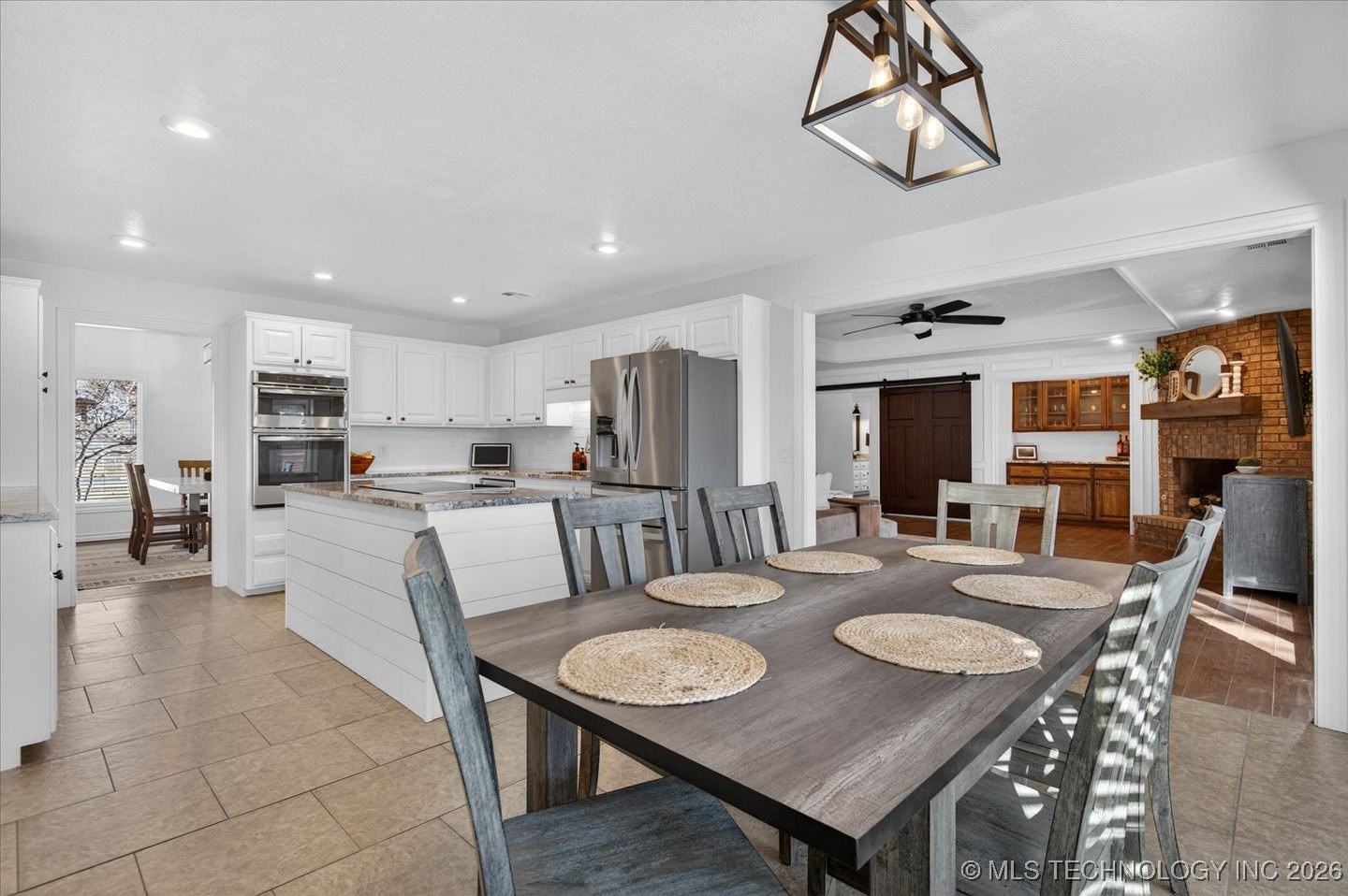 2924 Claremont Drive Property Photo 16