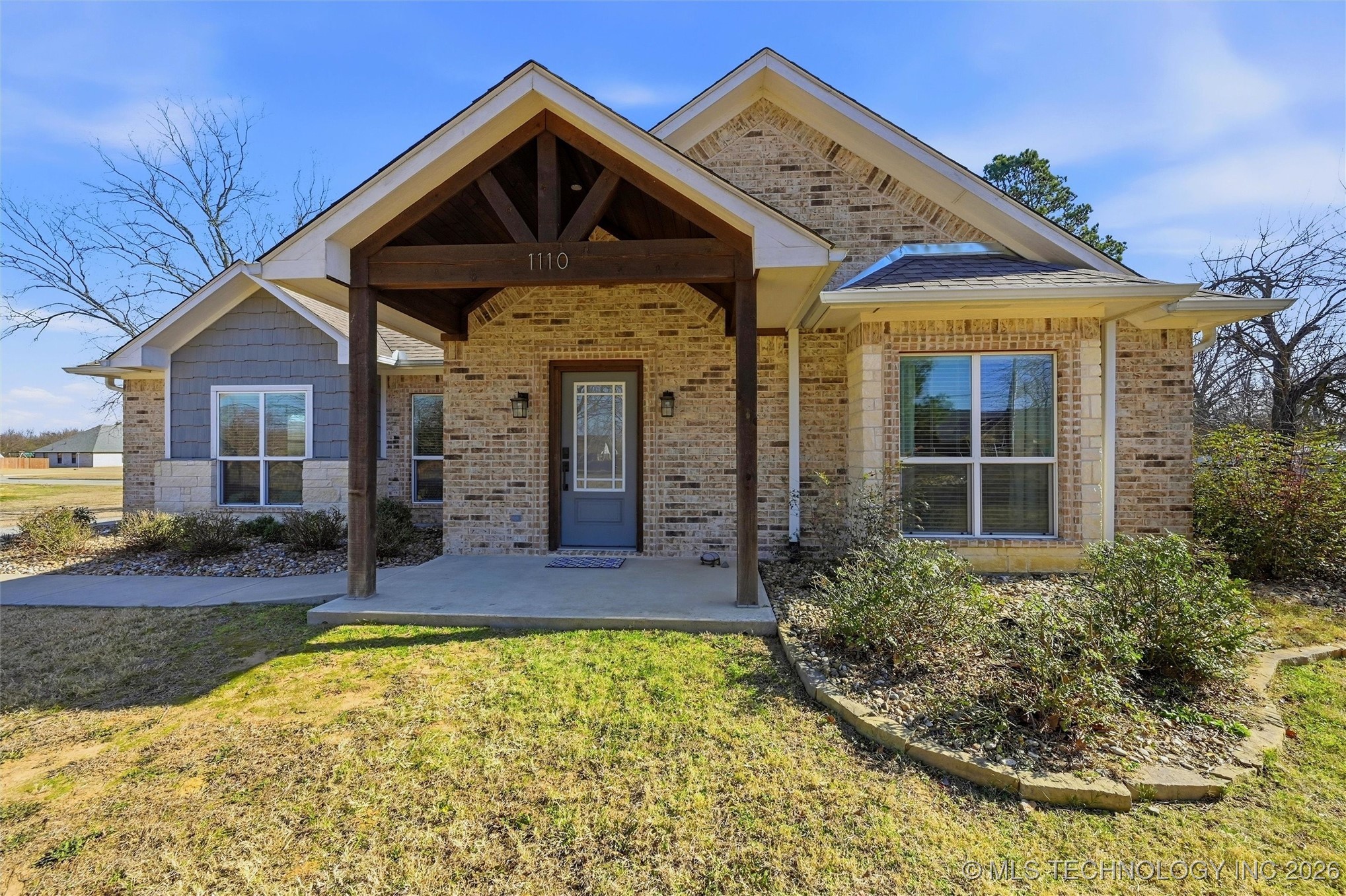 1110 N 49th Avenue Property Photo 1