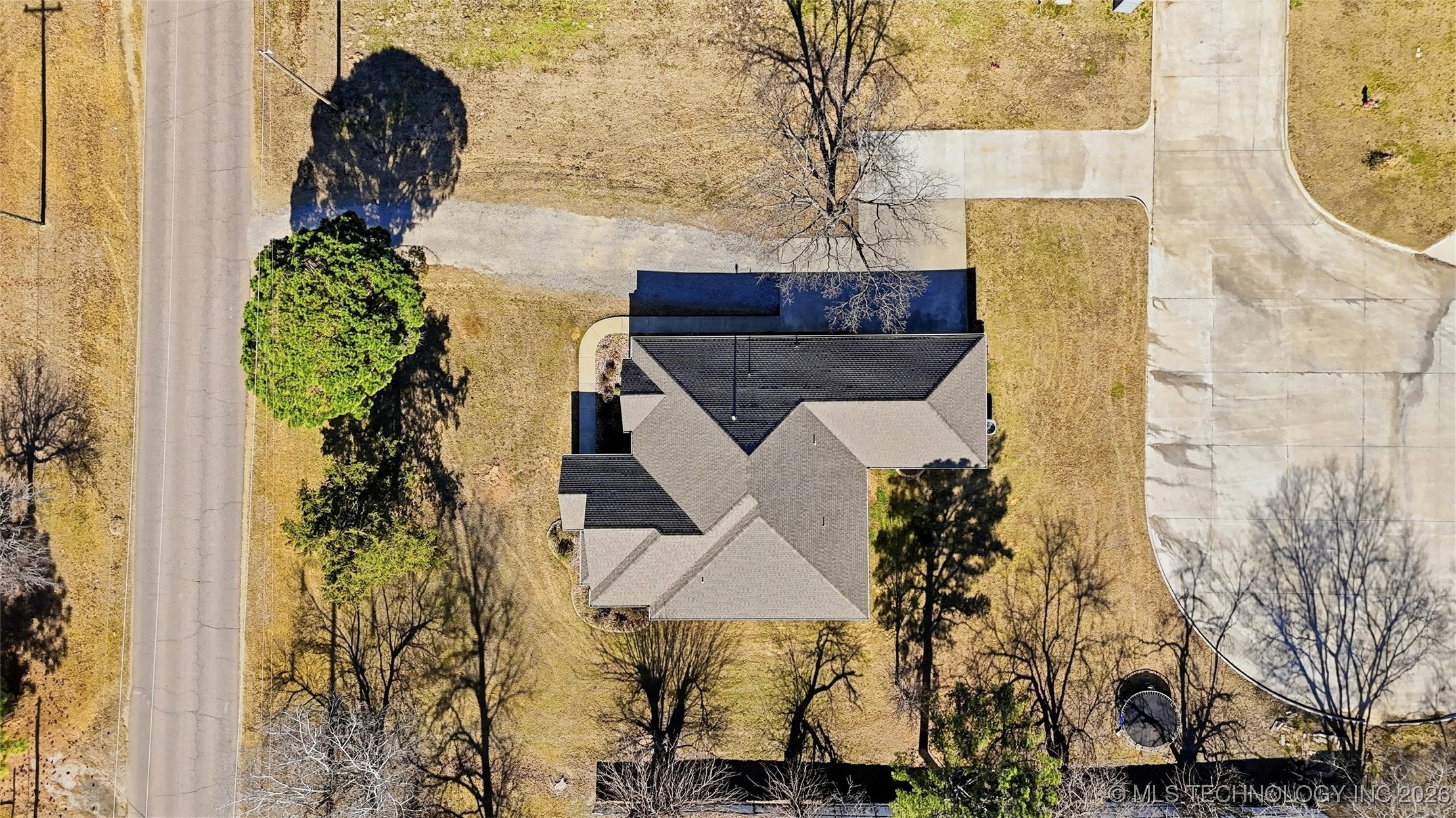 1110 N 49th Avenue Property Photo 4