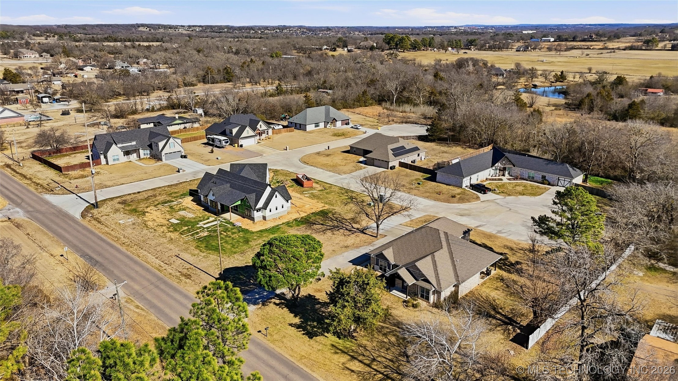 1110 N 49th Avenue Property Photo 5