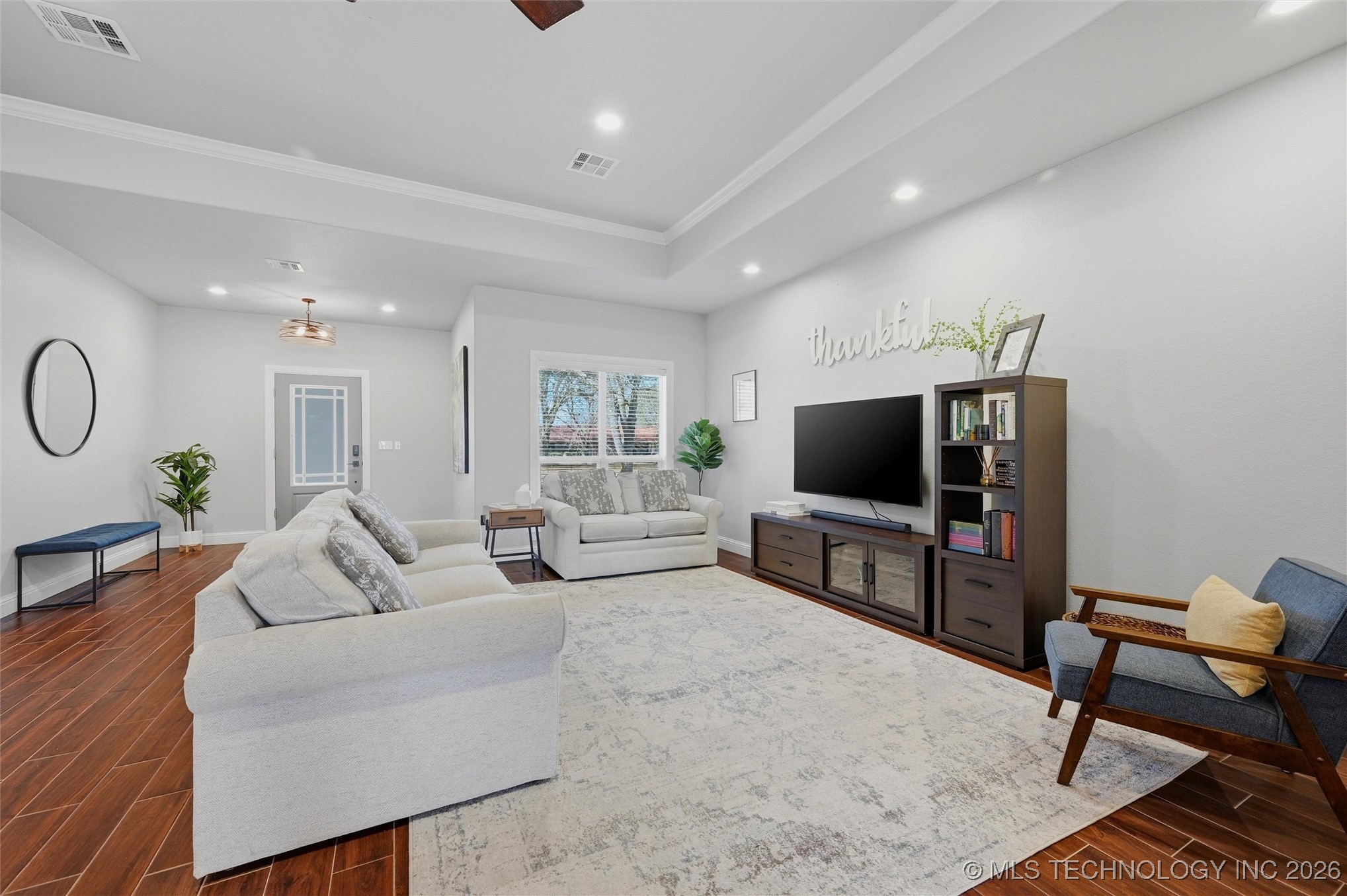 1110 N 49th Avenue Property Photo 8