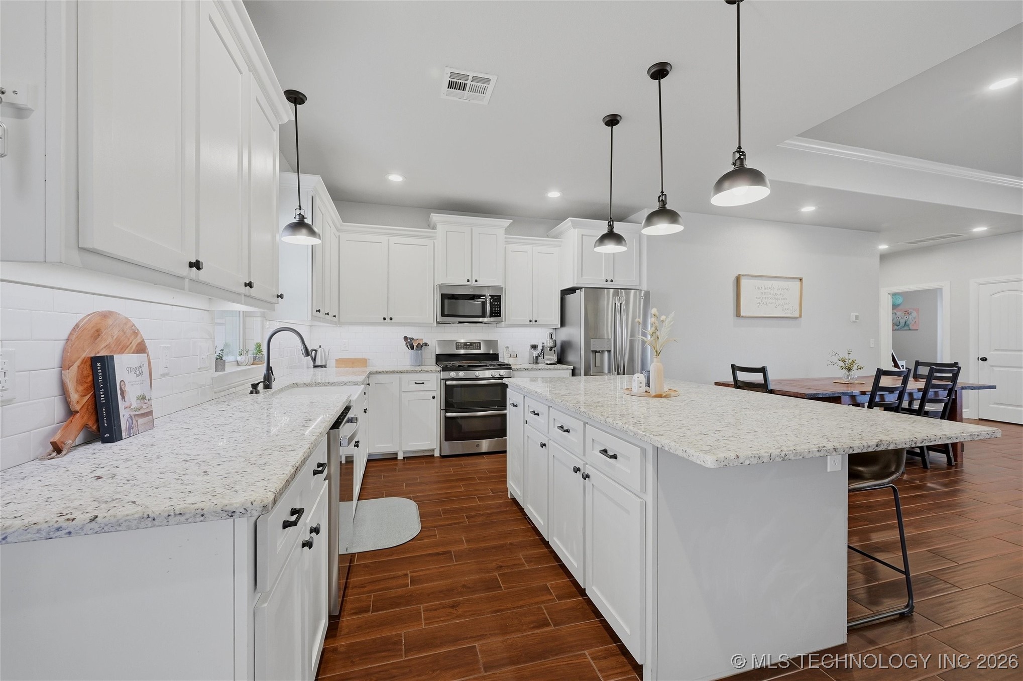 1110 N 49th Avenue Property Photo 12