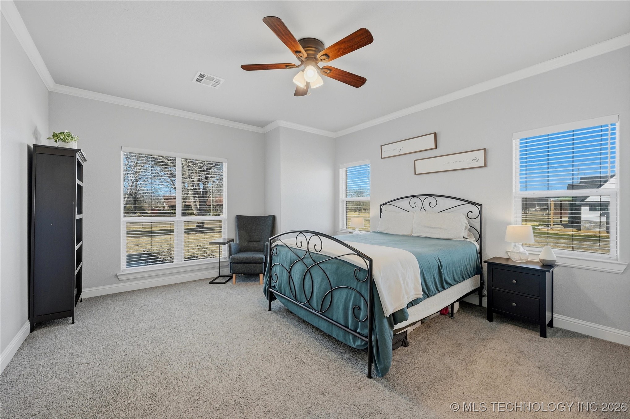 1110 N 49th Avenue Property Photo 16