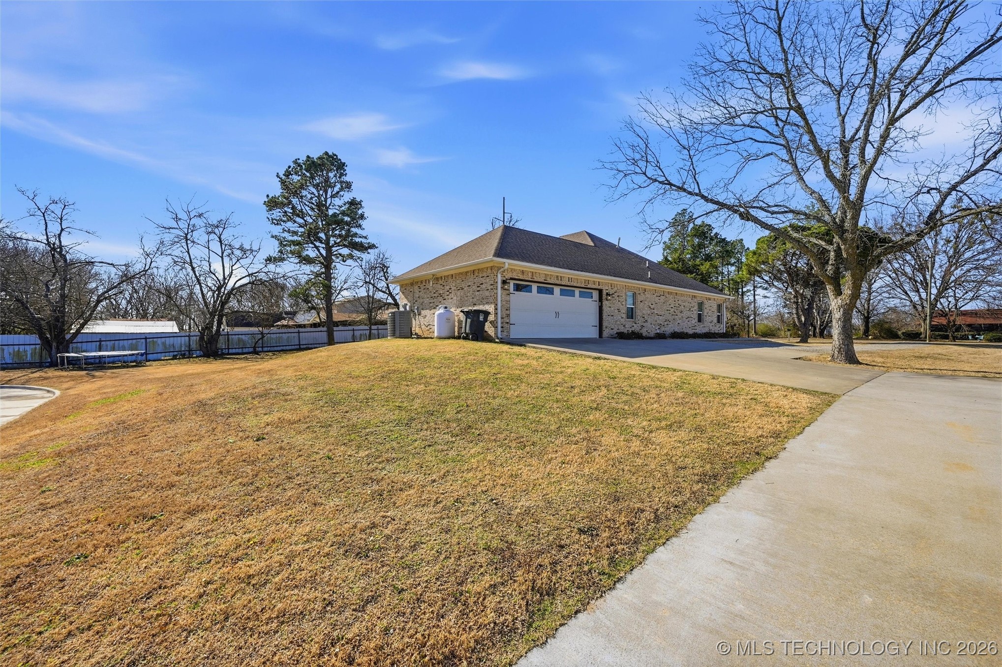 1110 N 49th Avenue Property Photo 28