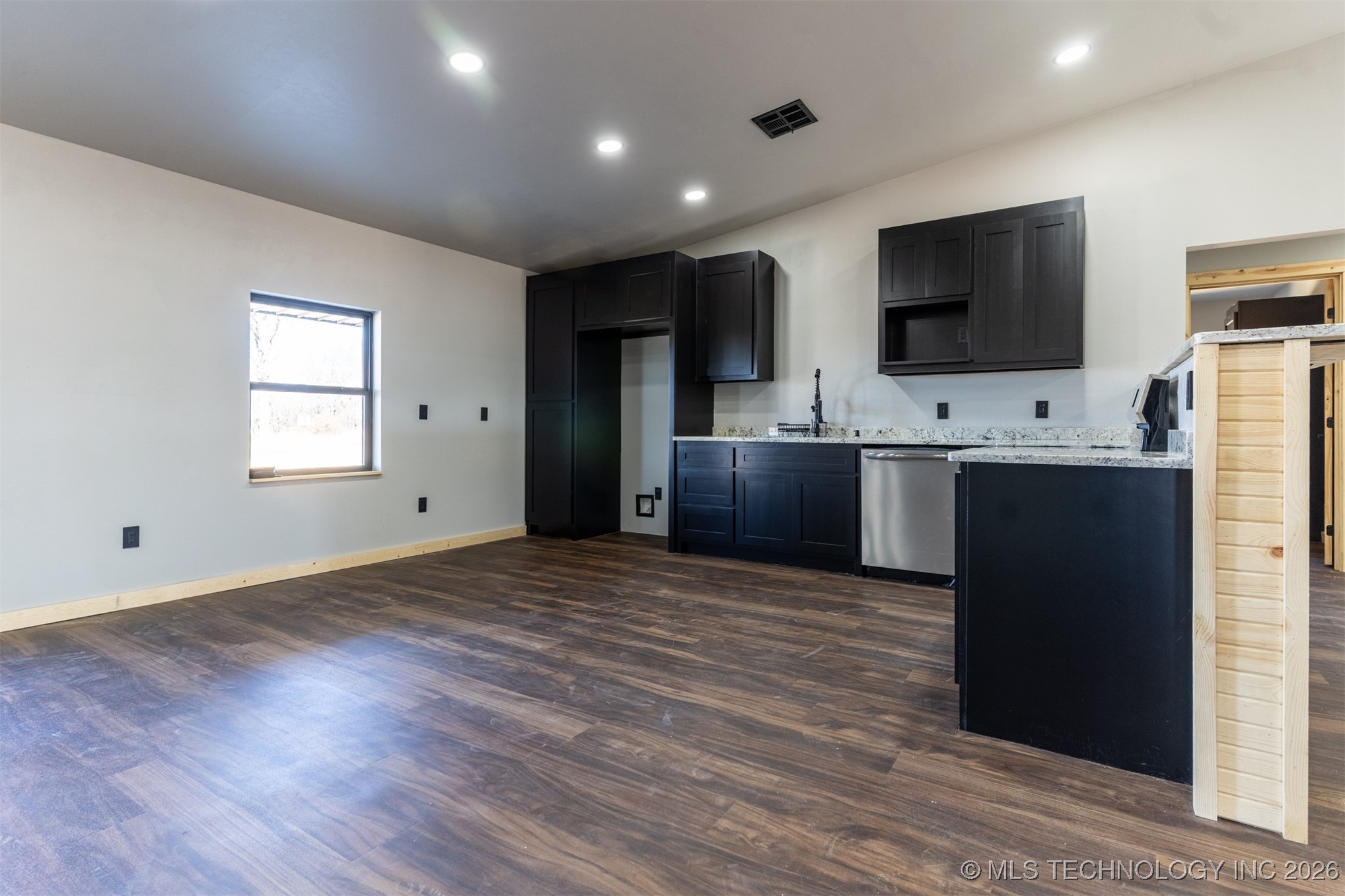 52368 W 148th Street S Property Photo 6