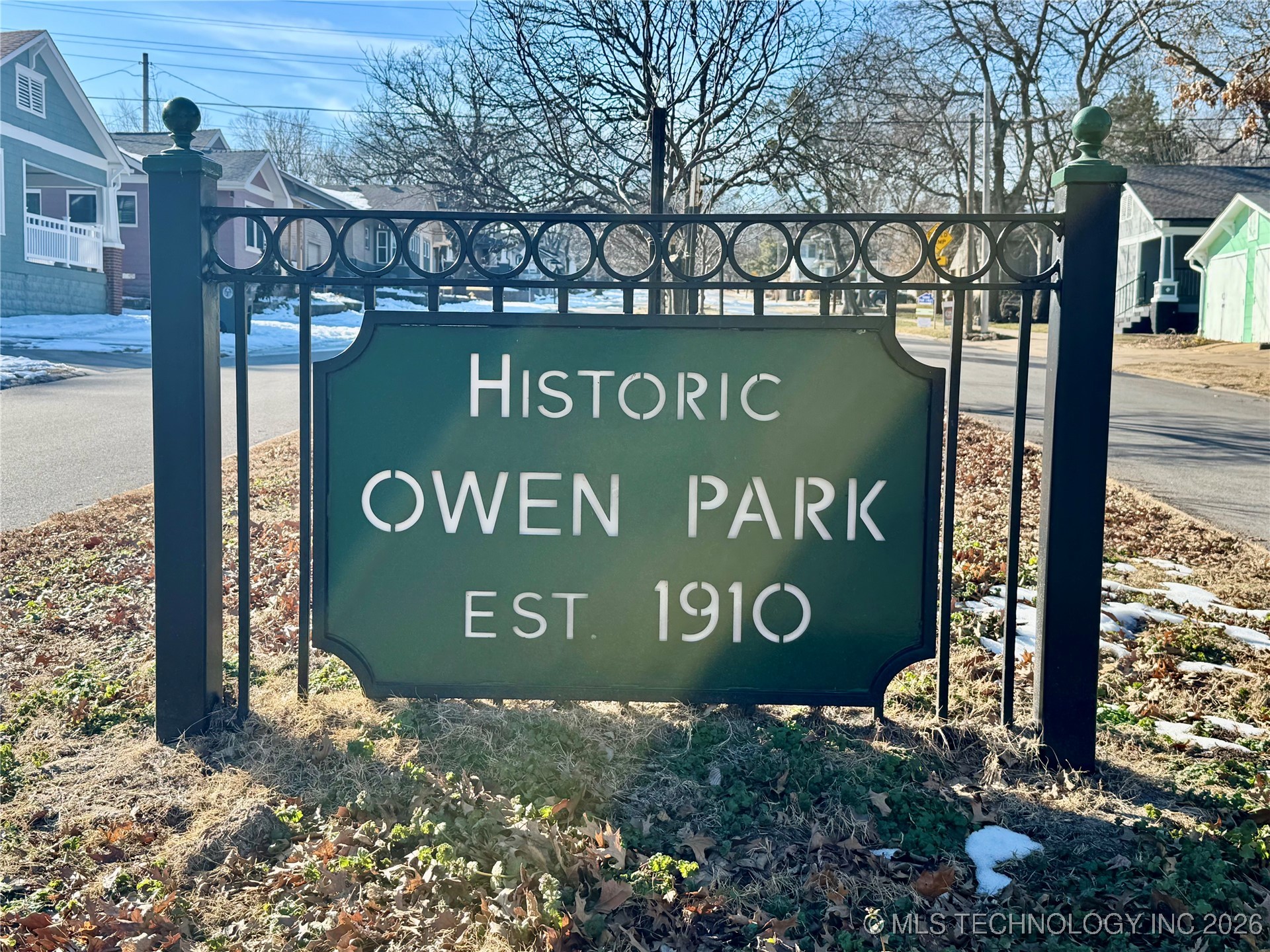 1322 W Easton Place Property Photo 2