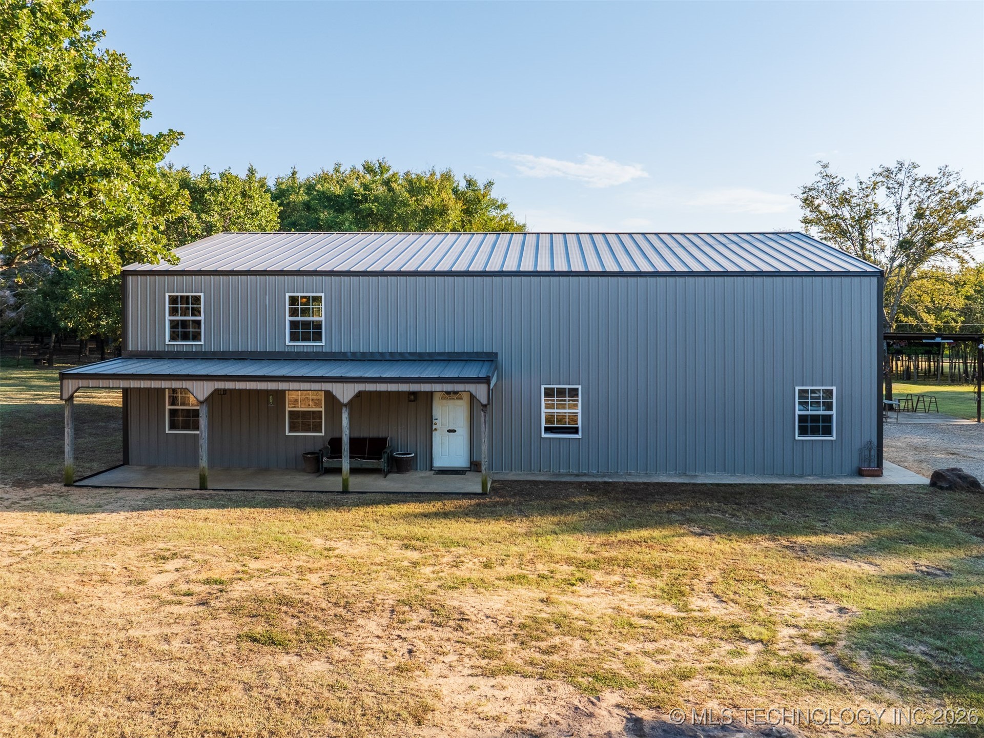 106082 N 3810 Street Property Photo 5