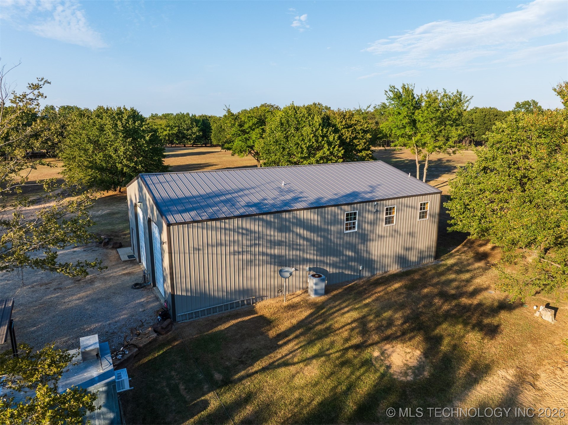 106082 N 3810 Street Property Photo 6