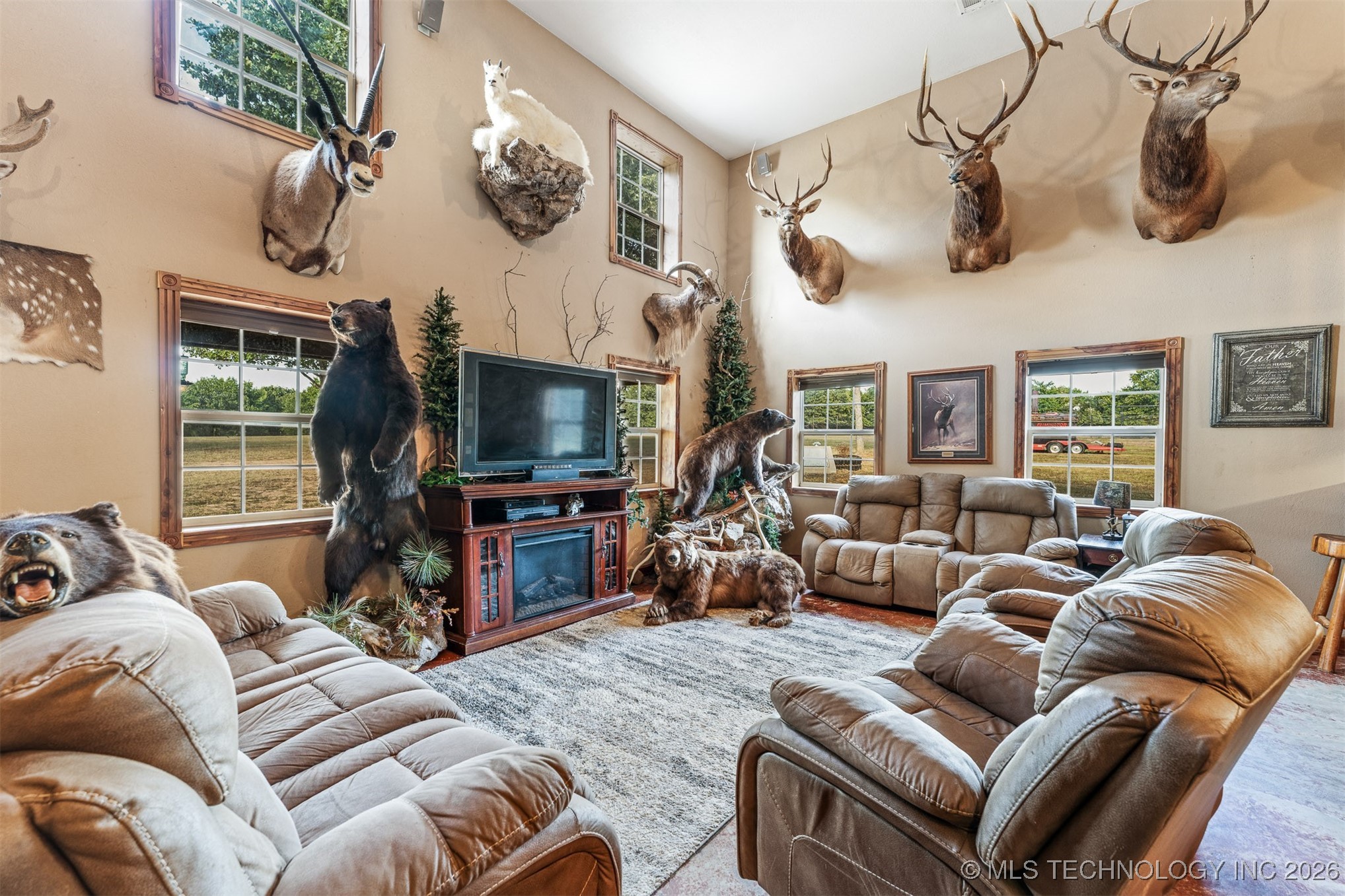 106082 N 3810 Street Property Photo 9