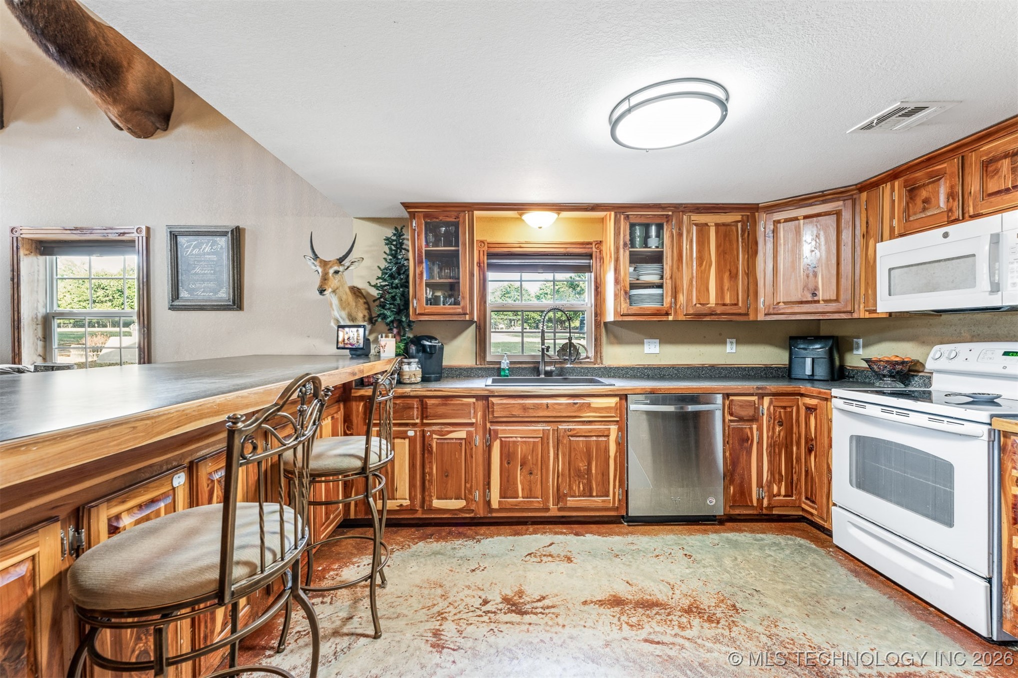 106082 N 3810 Street Property Photo 15