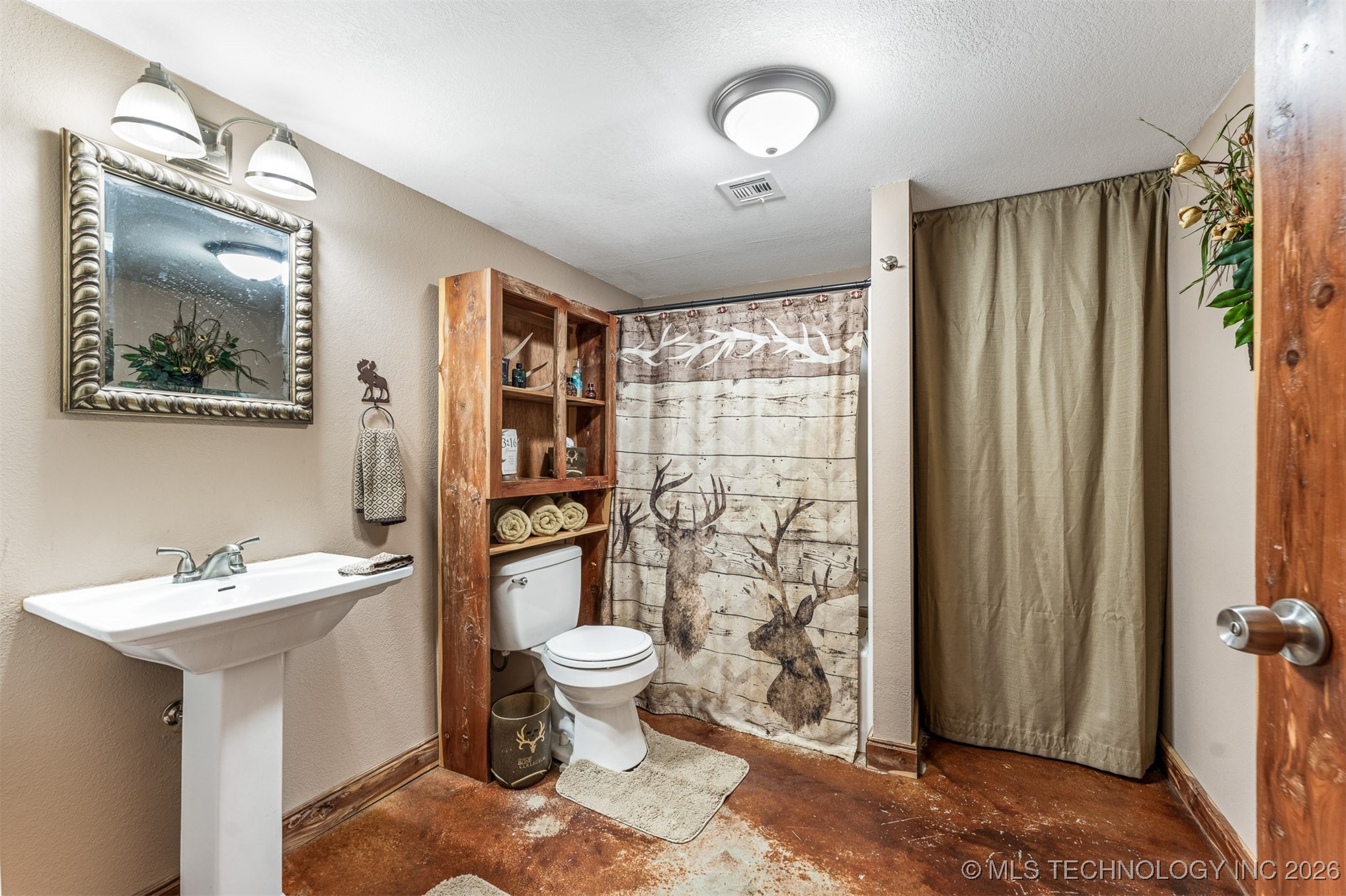 106082 N 3810 Street Property Photo 21