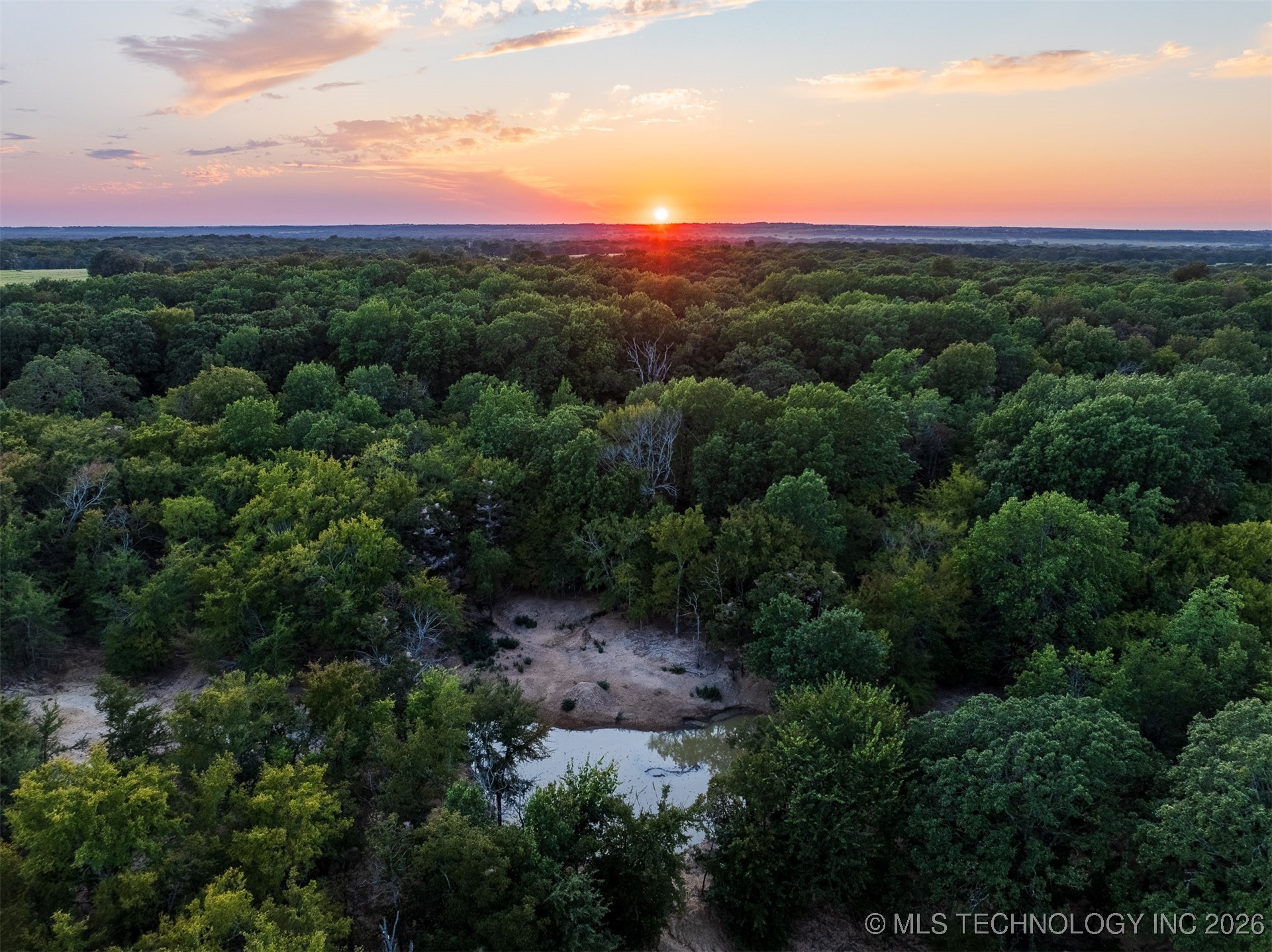 106082 N 3810 Street Property Photo 32