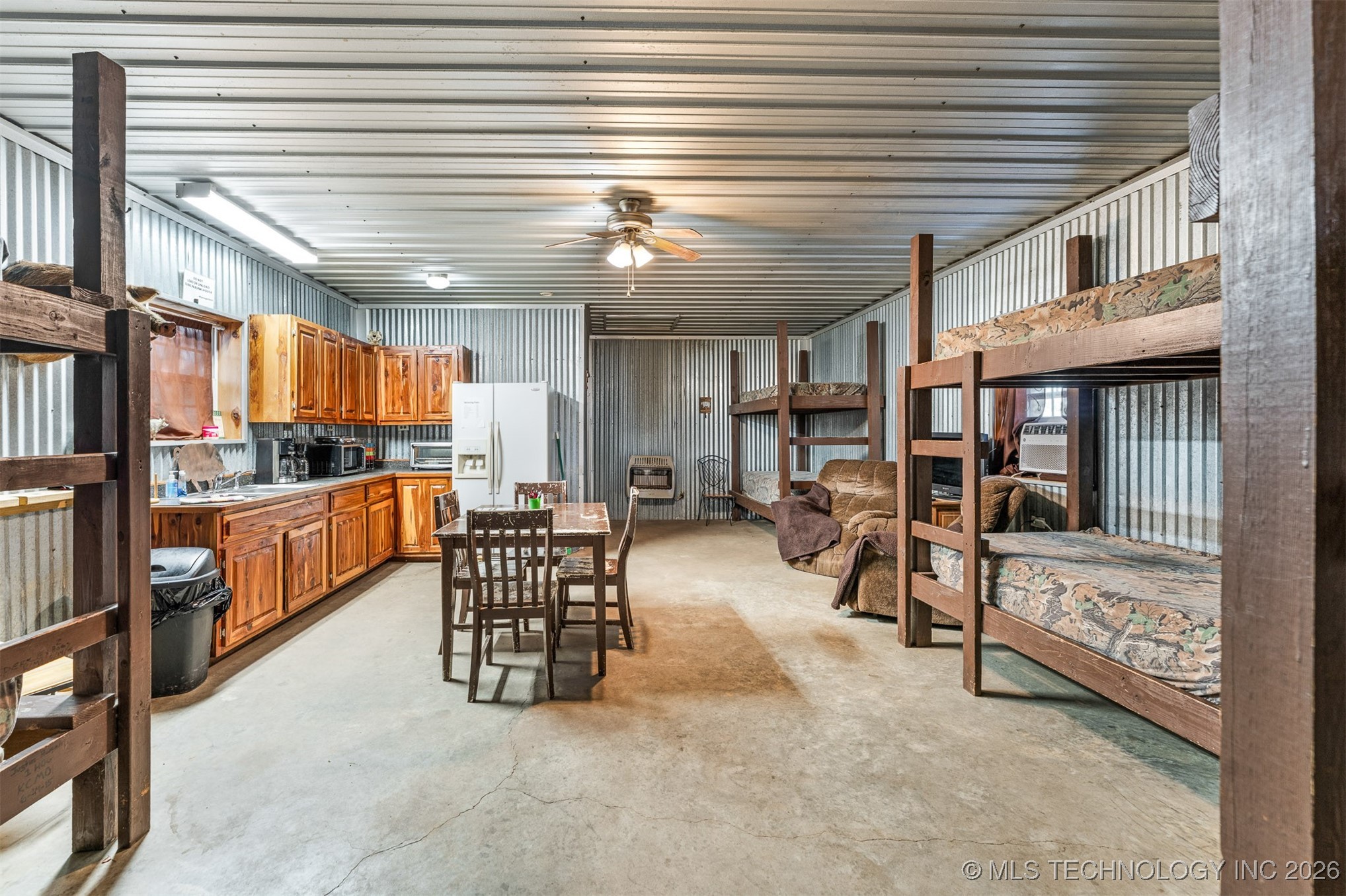 106082 N 3810 Street Property Photo 38