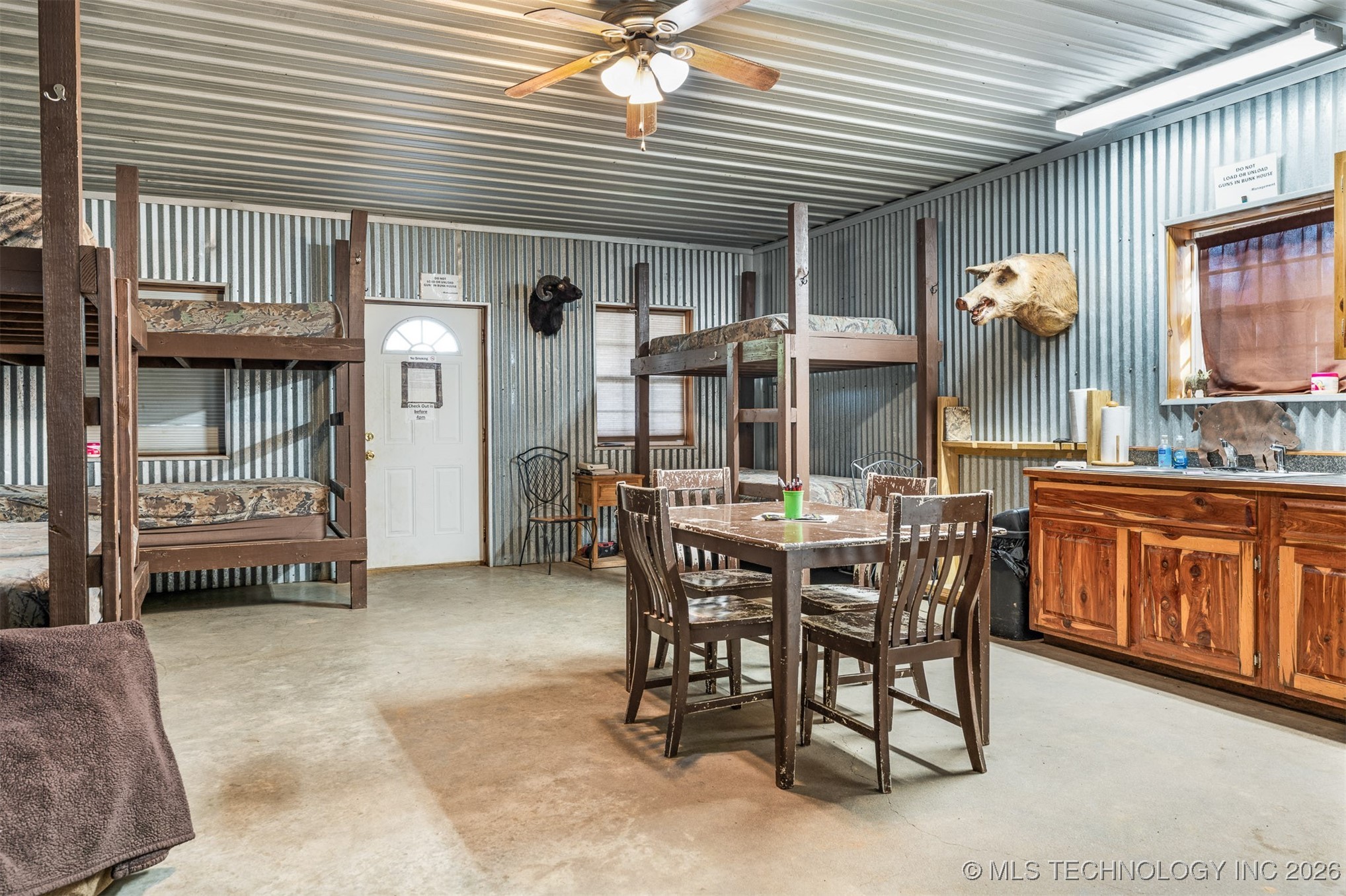 106082 N 3810 Street Property Photo 40