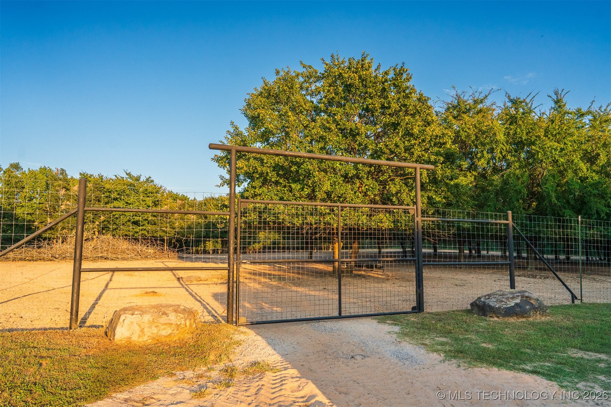 106082 N 3810 Street Property Photo 42