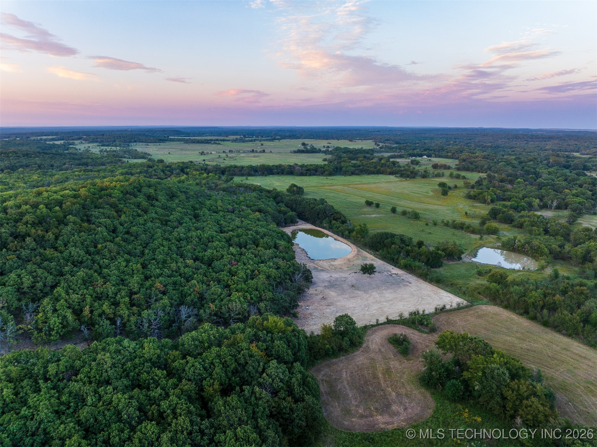 106082 N 3810 Street Property Photo 47