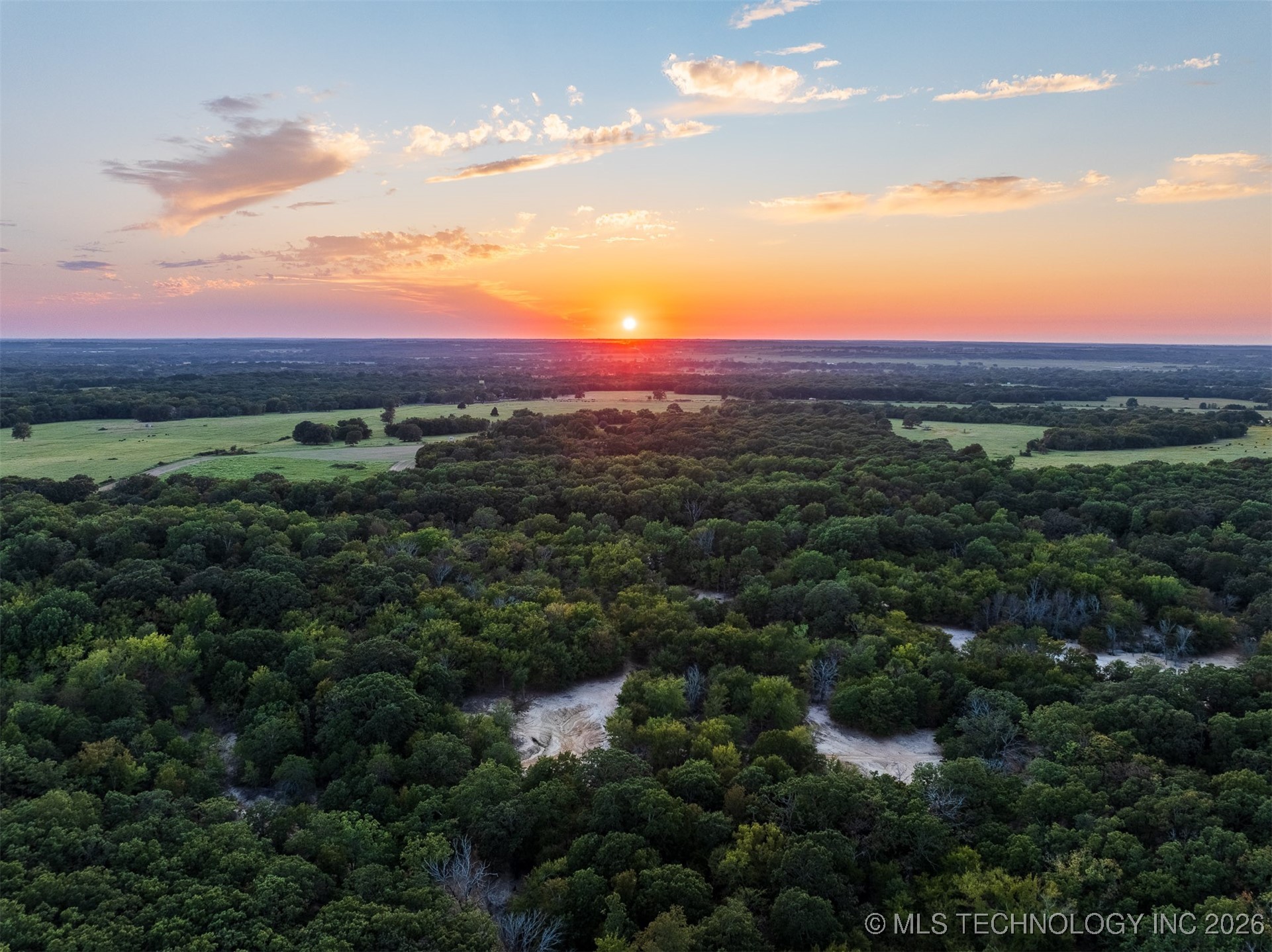 106082 N 3810 Street Property Photo 96
