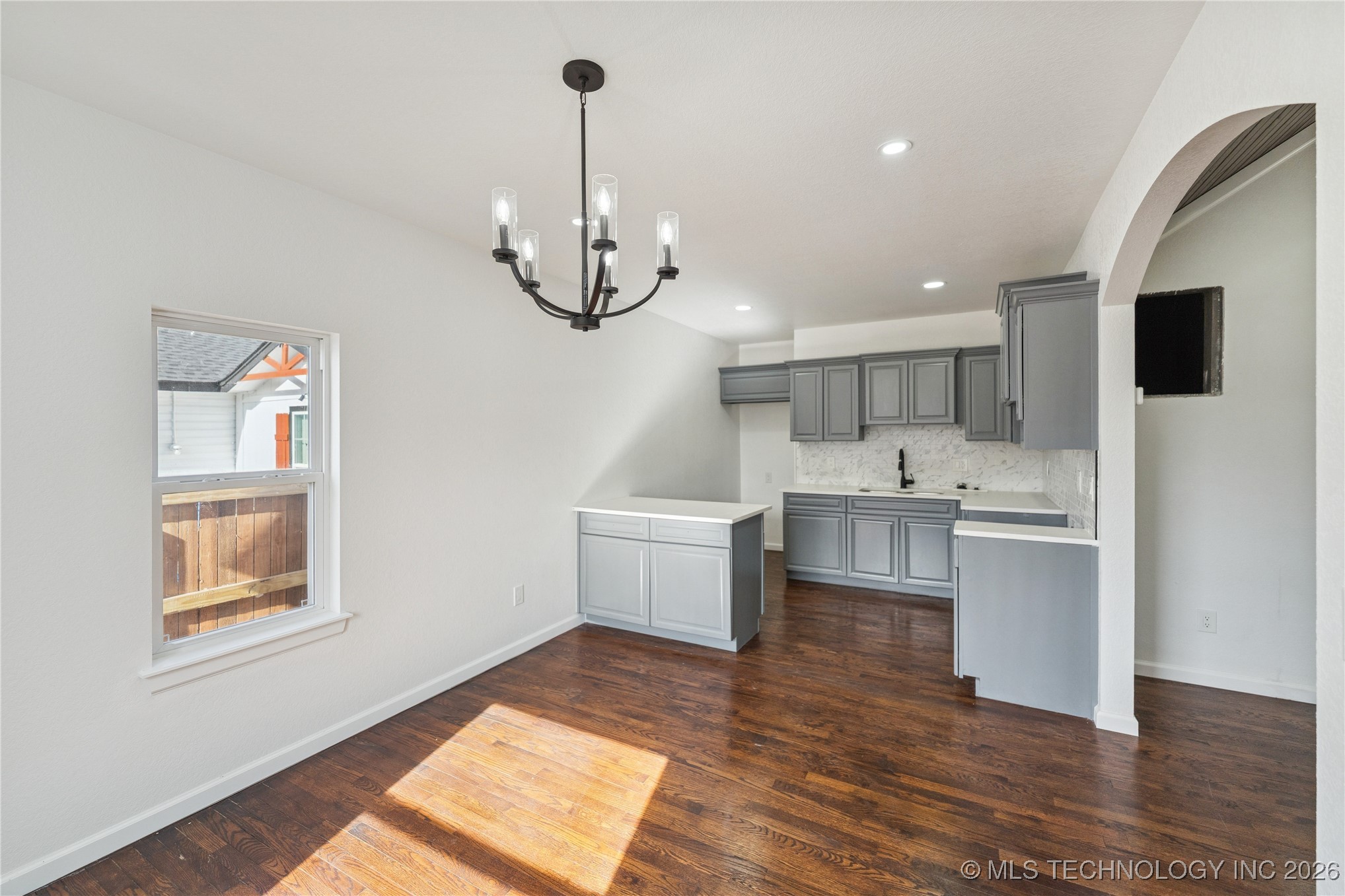 4129 W 8th Street Property Photo 6