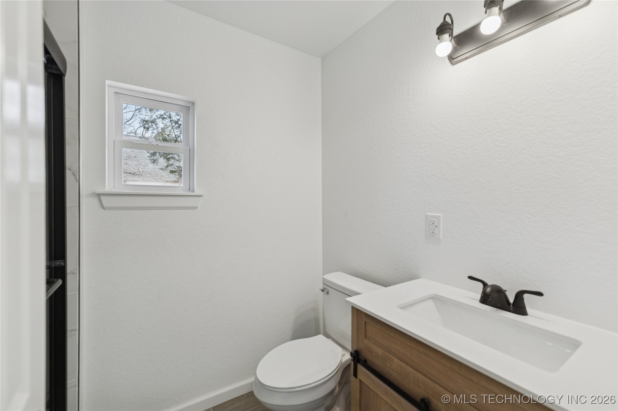 4129 W 8th Street Property Photo 8
