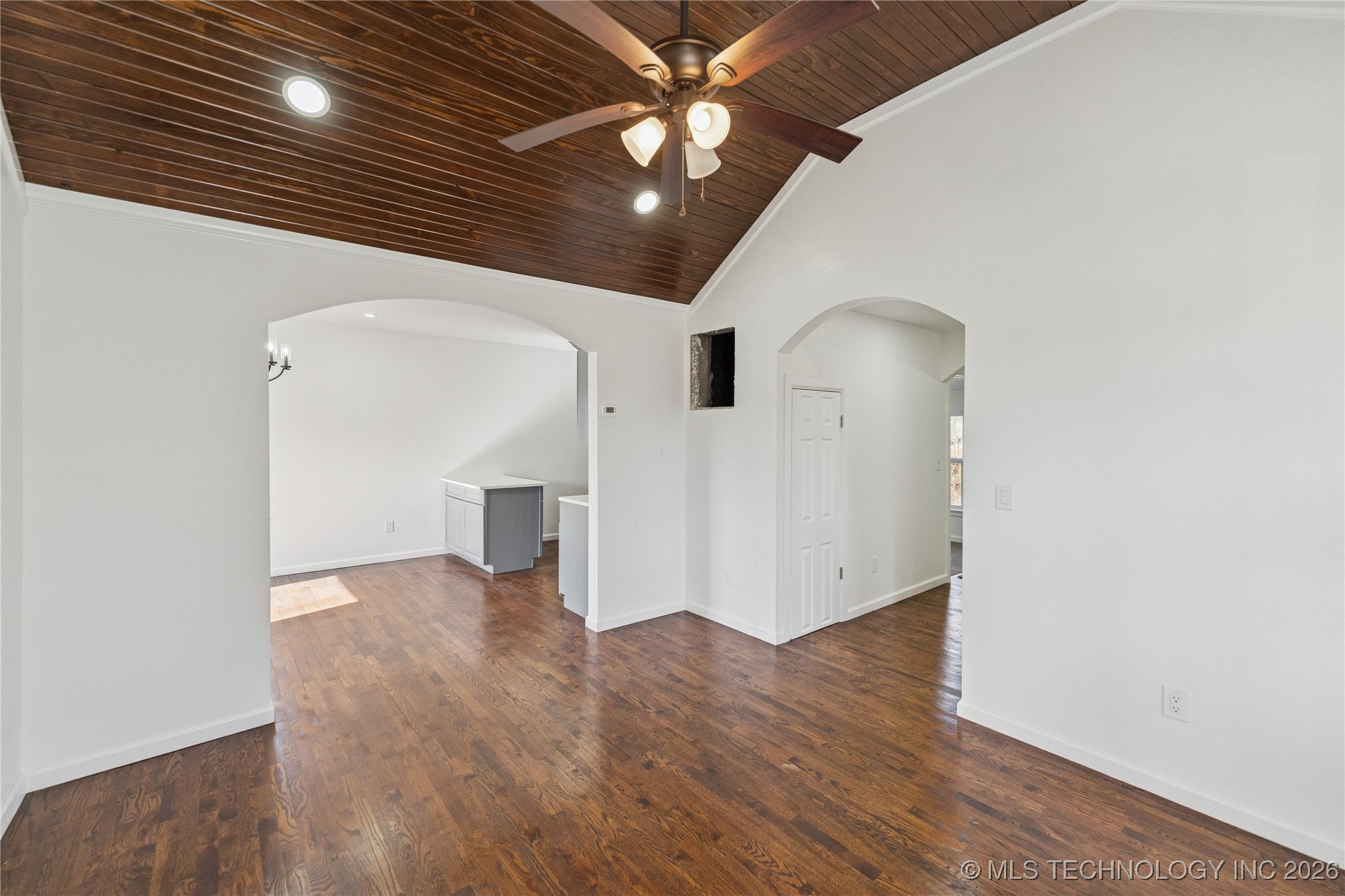 4129 W 8th Street Property Photo 9