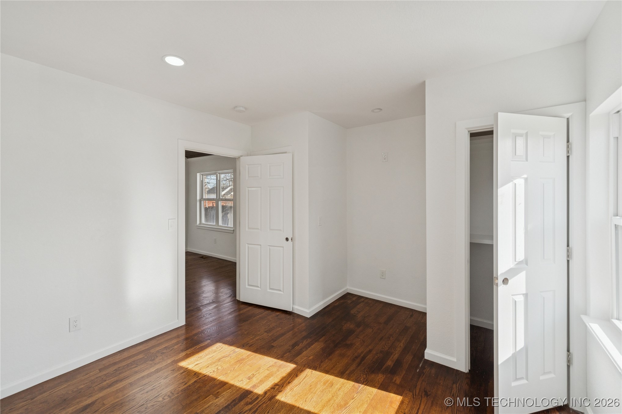 4129 W 8th Street Property Photo 12