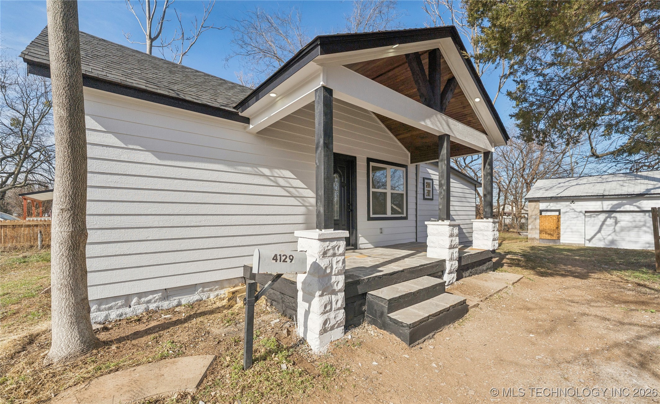 4129 W 8th Street Property Photo 16