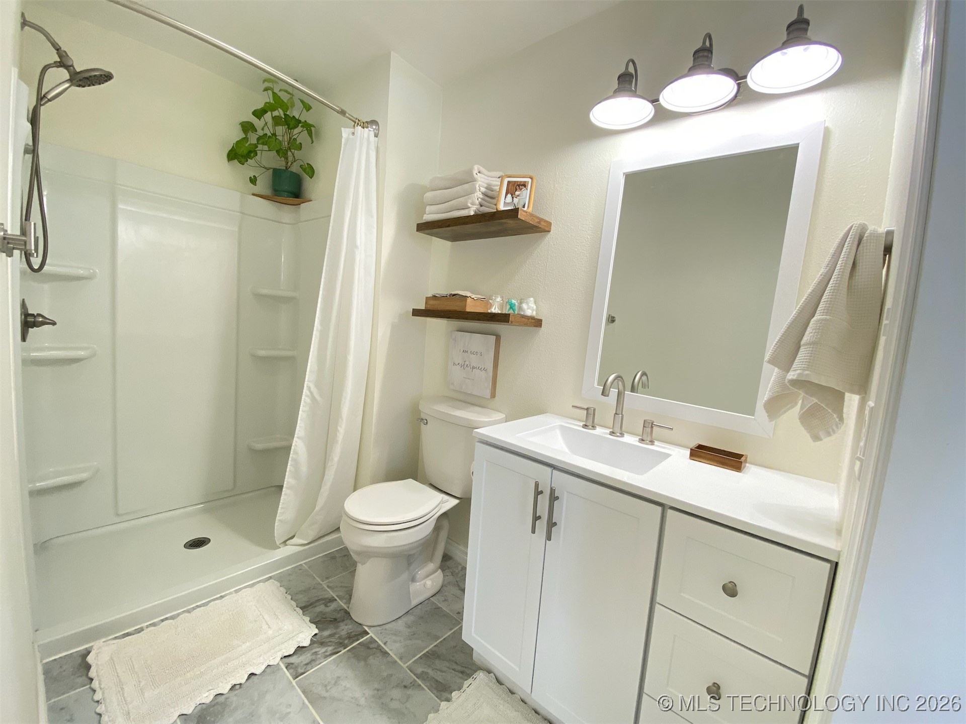 809 Warwick Drive Property Photo 4