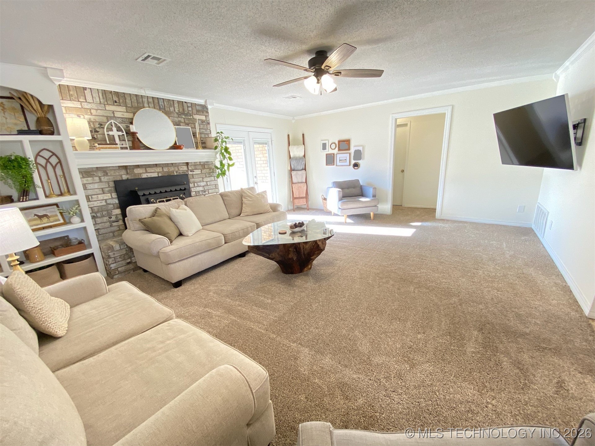 809 Warwick Drive Property Photo 6