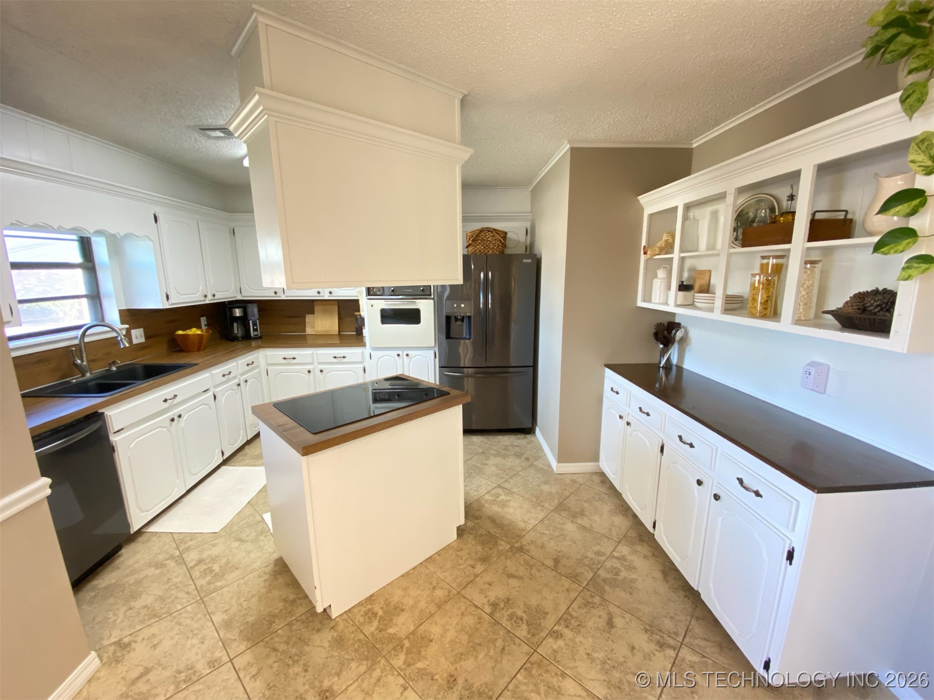 809 Warwick Drive Property Photo 12