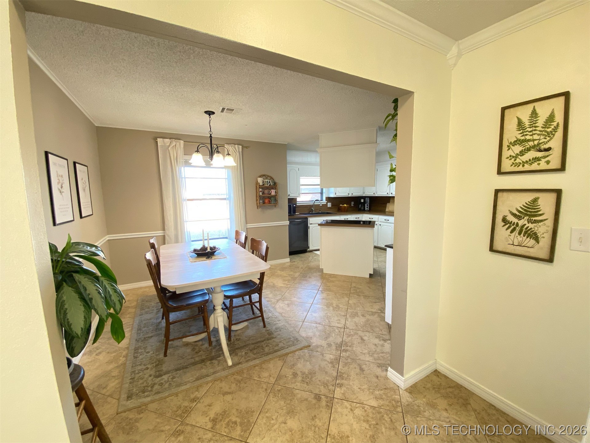 809 Warwick Drive Property Photo 13