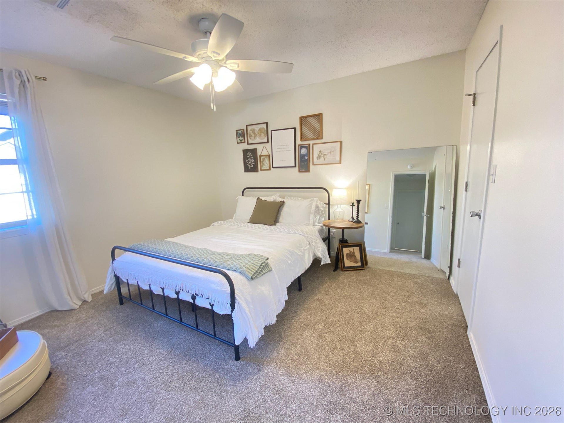 809 Warwick Drive Property Photo 14