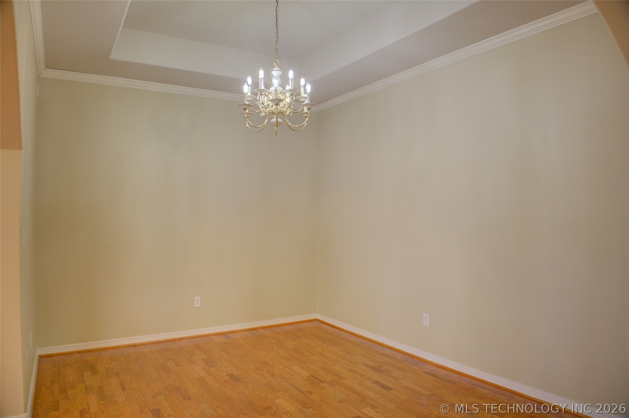 11407 S Locust Avenue Property Photo 6
