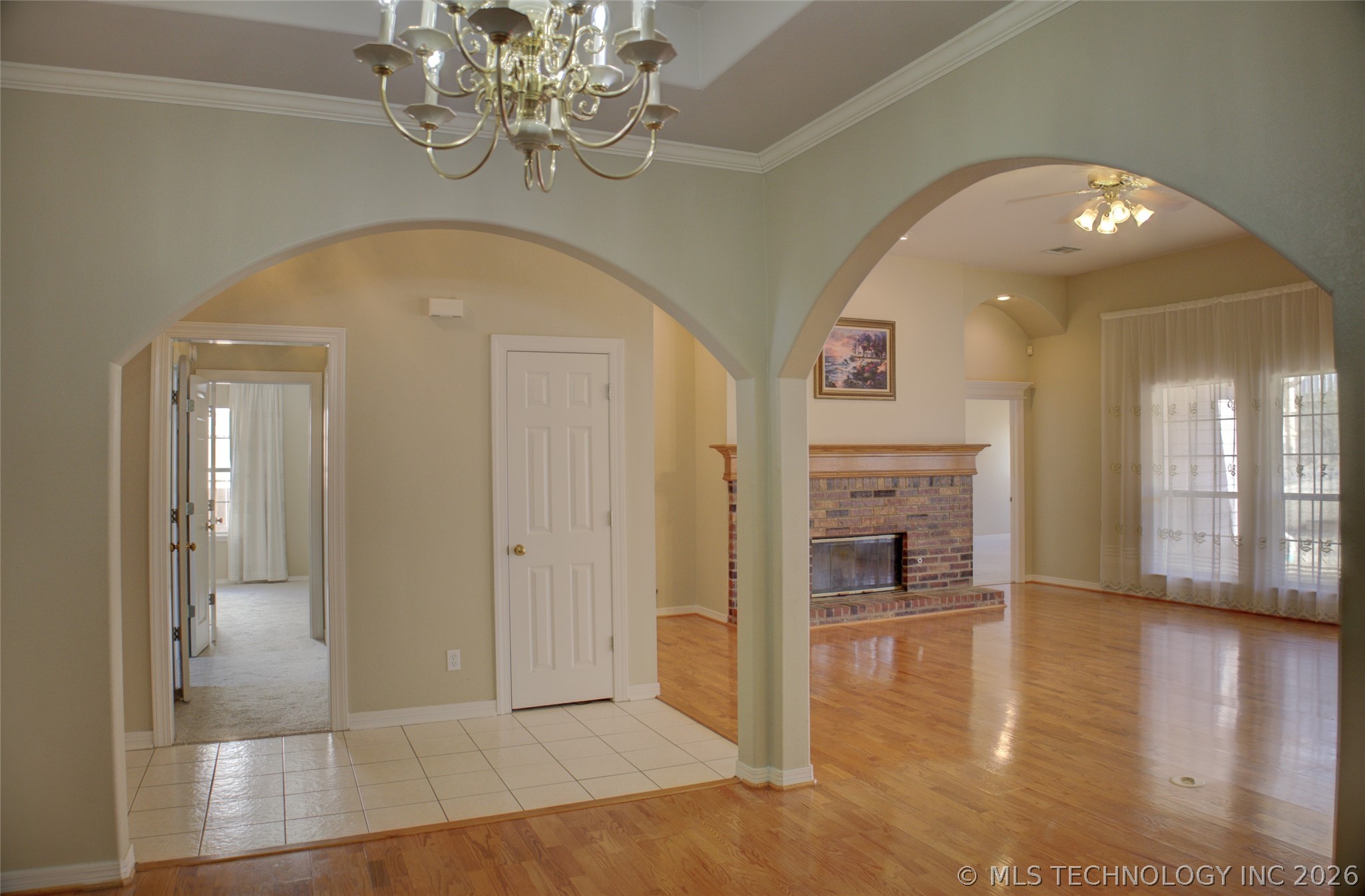11407 S Locust Avenue Property Photo 7