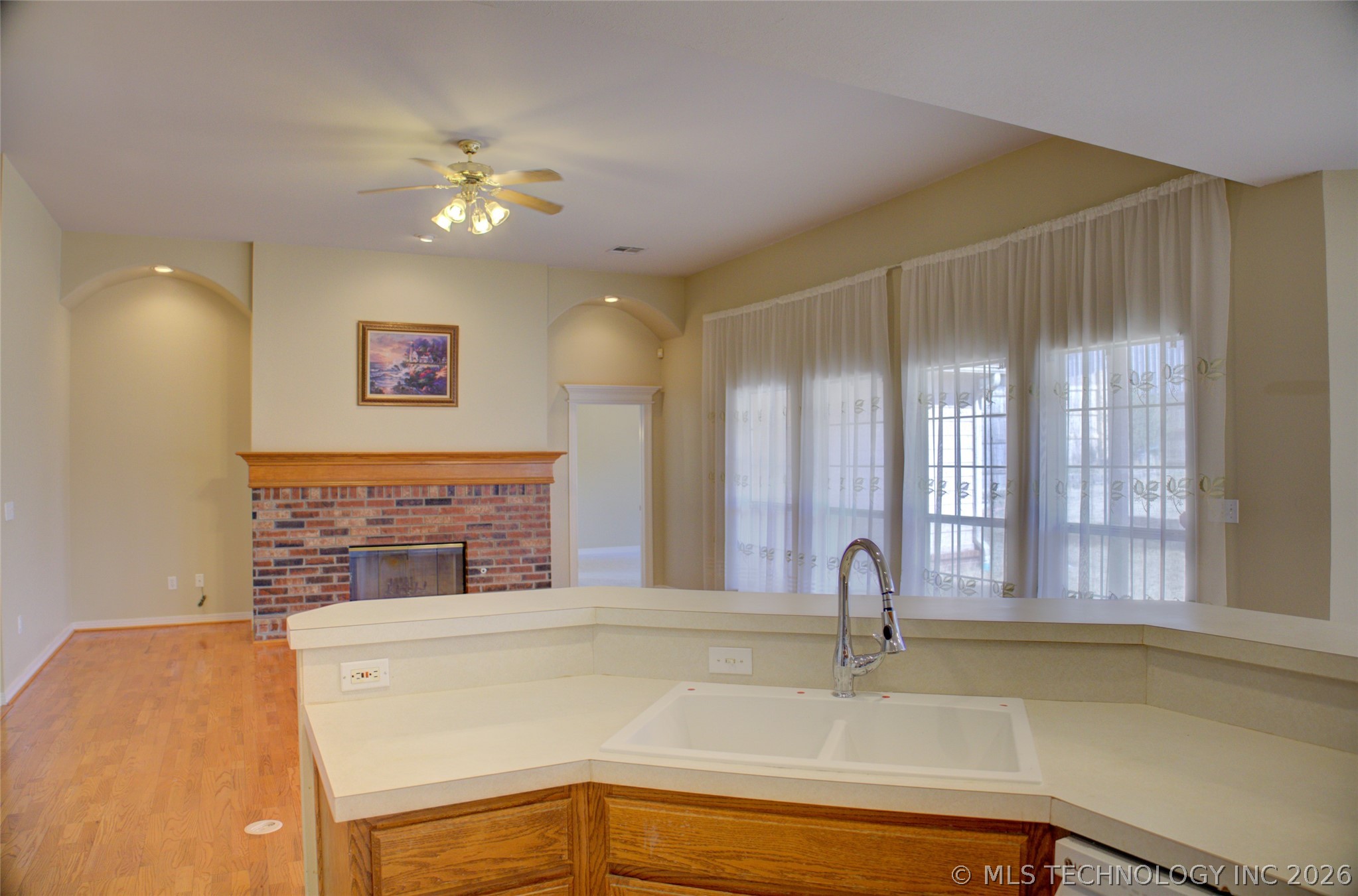 11407 S Locust Avenue Property Photo 15