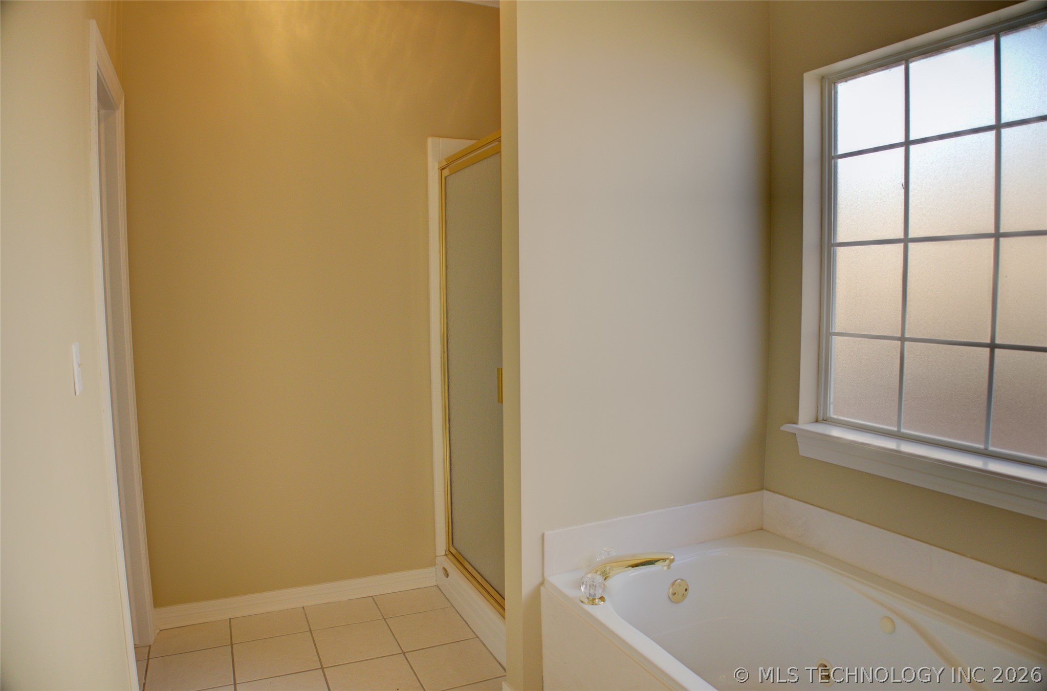 11407 S Locust Avenue Property Photo 27