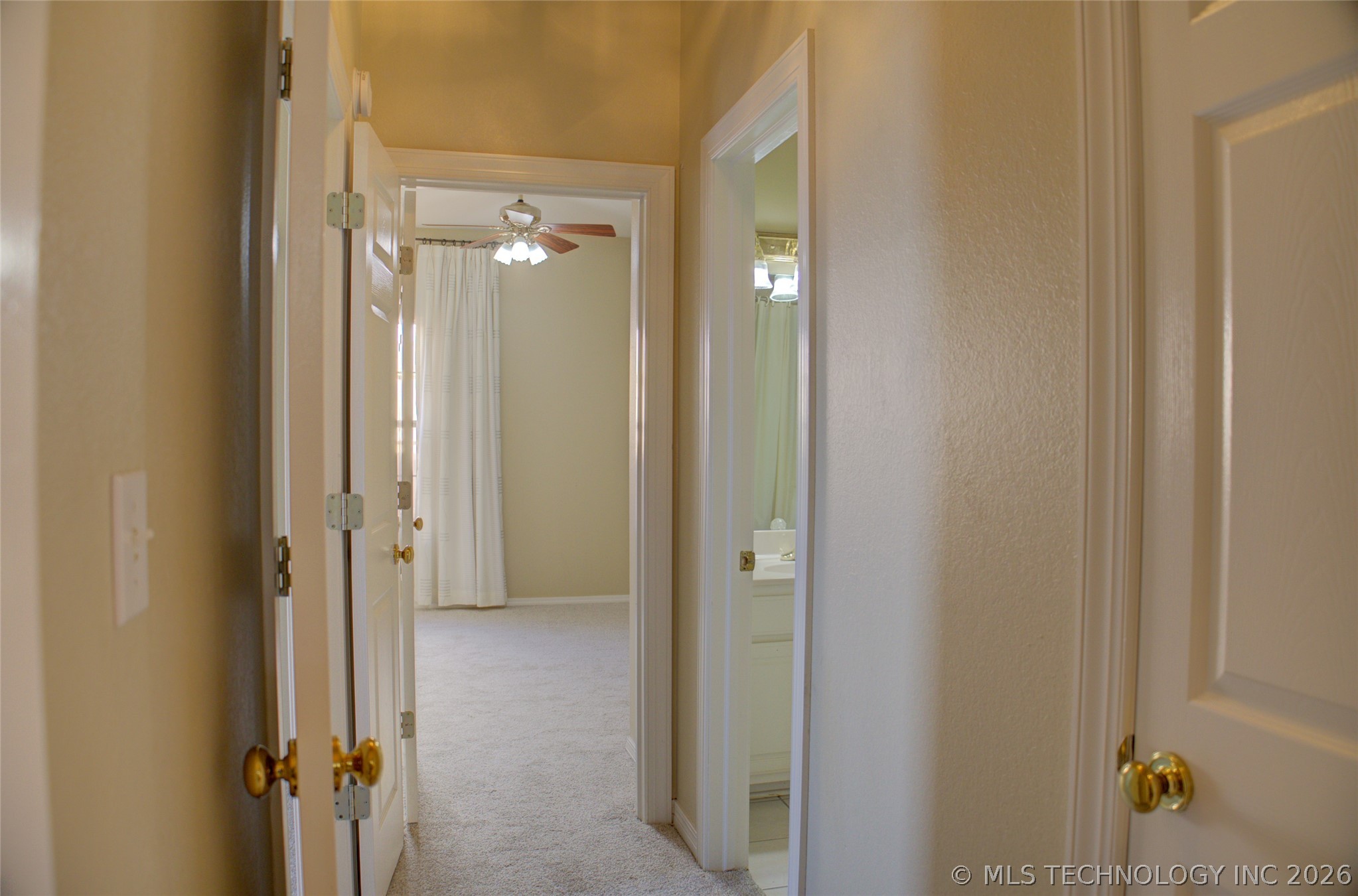 11407 S Locust Avenue Property Photo 28