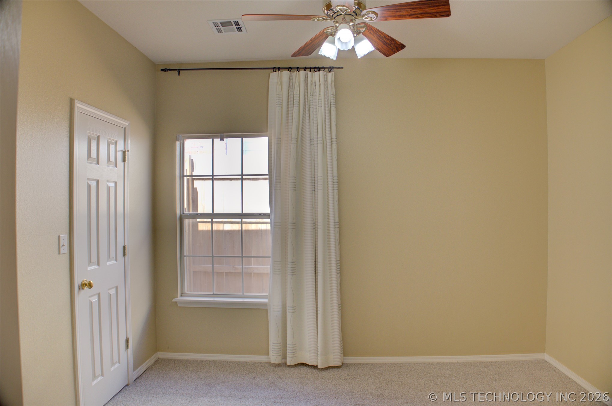 11407 S Locust Avenue Property Photo 33