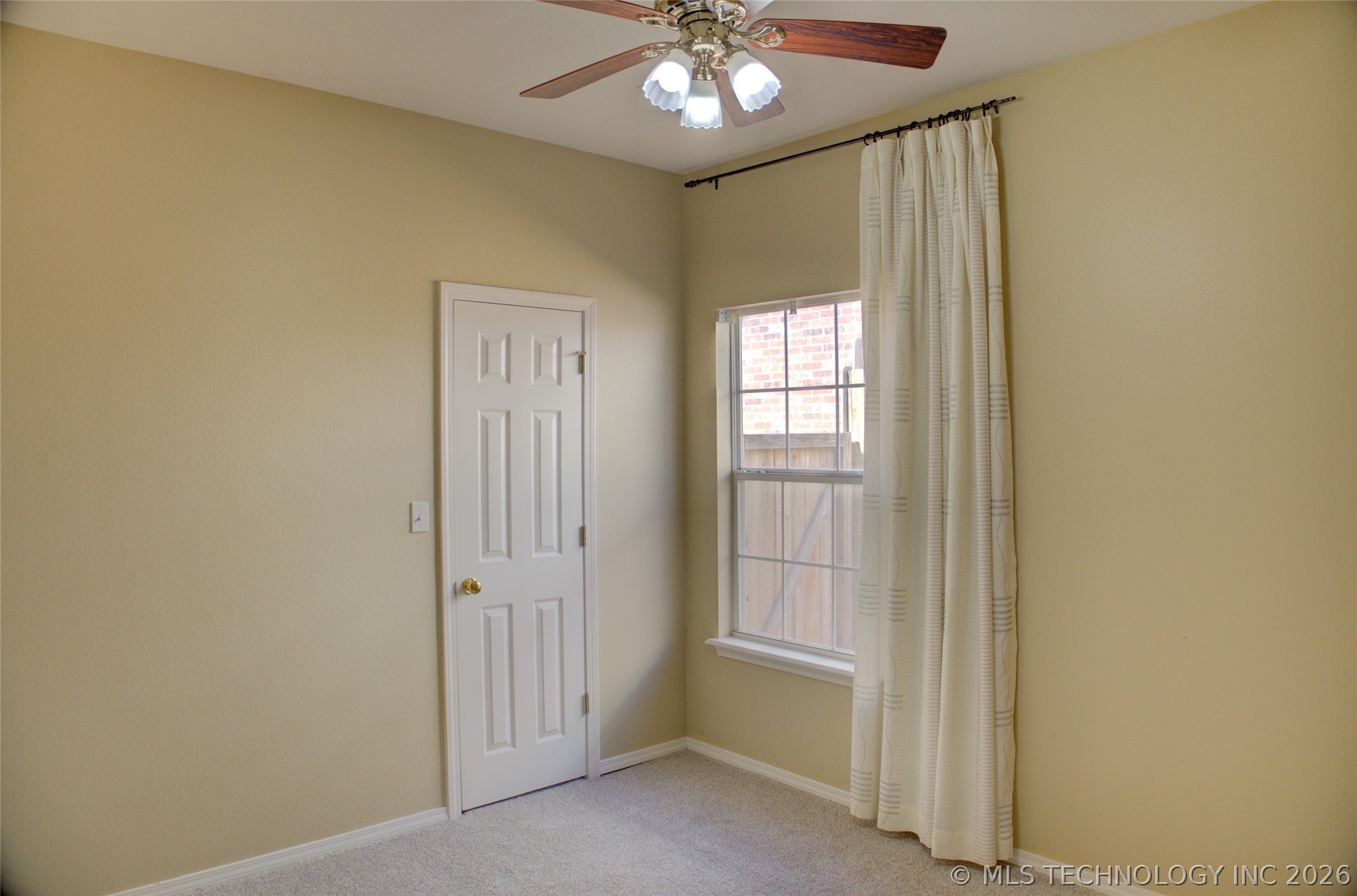 11407 S Locust Avenue Property Photo 34