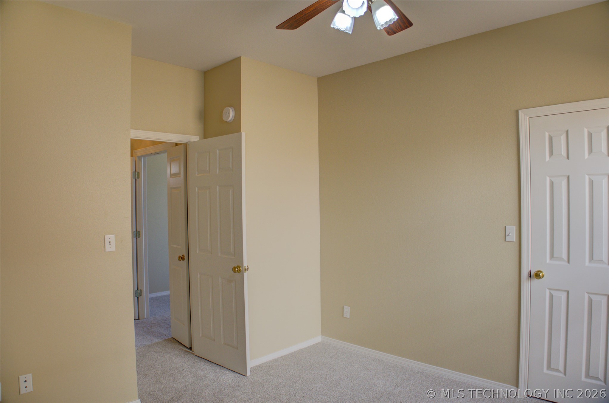 11407 S Locust Avenue Property Photo 35