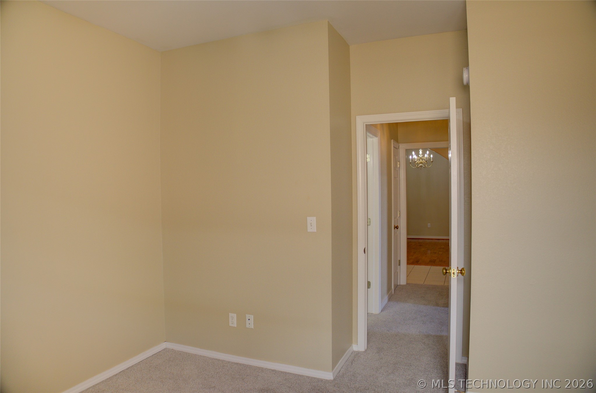 11407 S Locust Avenue Property Photo 36